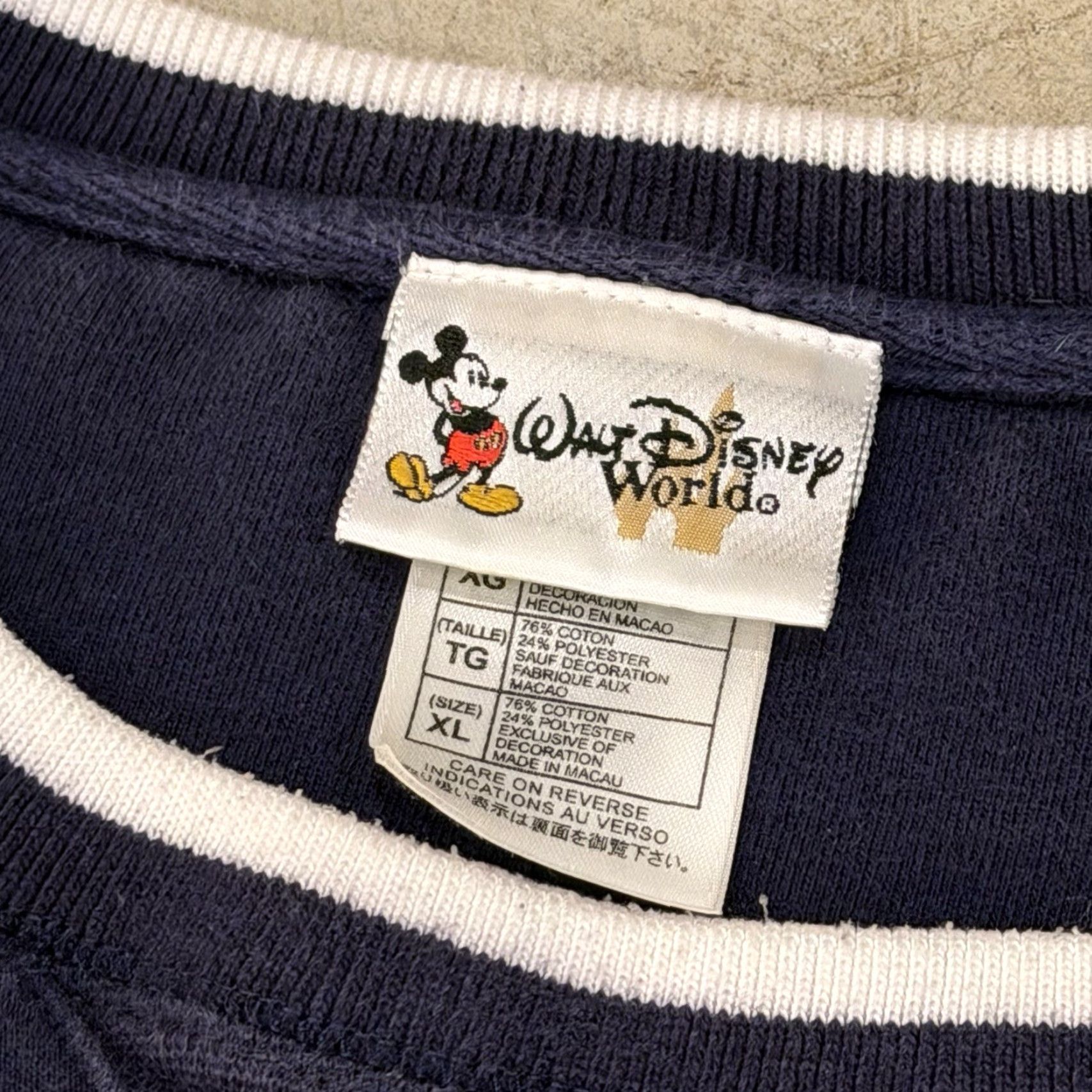 Disney VINTAGE Mickey Mouse Disney Adult XL Classic Mouse Crewneck Sweatshirt Navy Blue Mens XL Mickey Mouse Crewneck Sweatshirt Size US XL / EU 56 / 4 - 4 Thumbnail