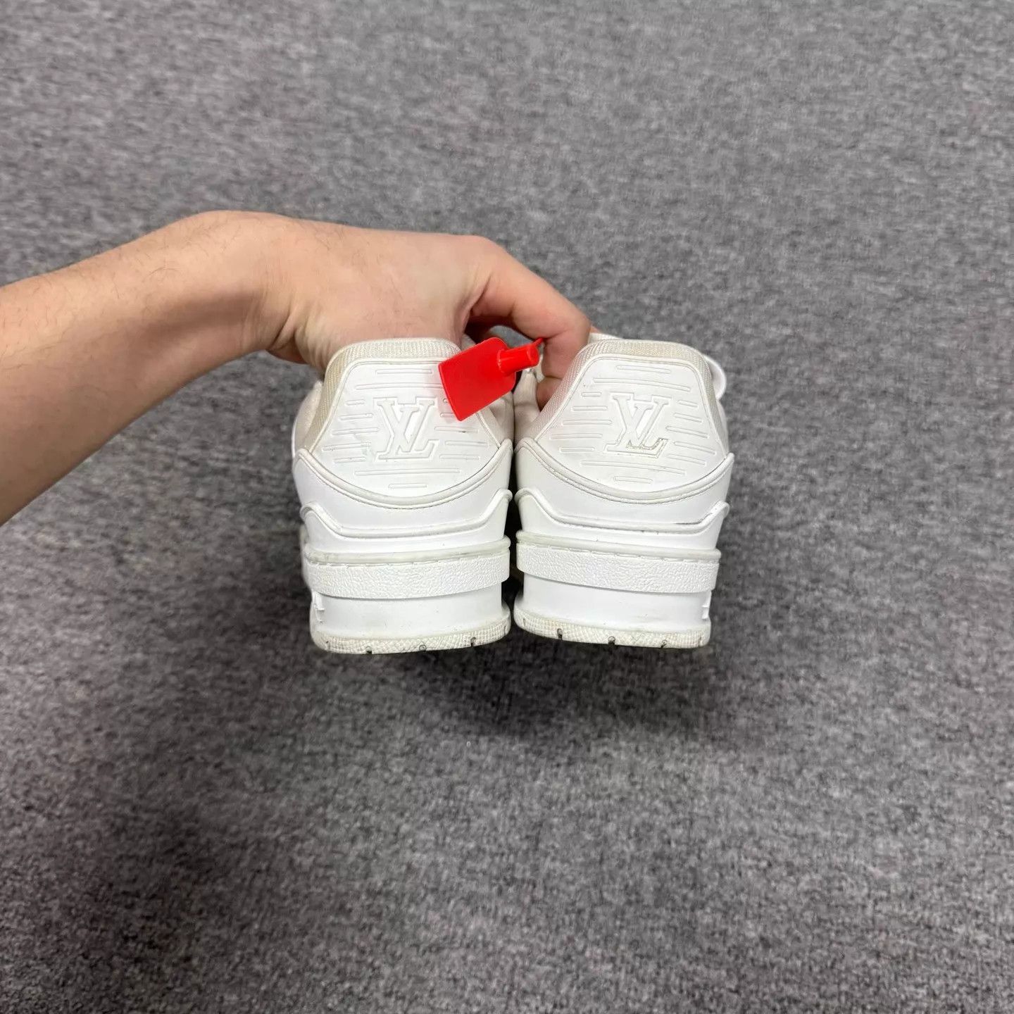 Louis Vuitton LV white Trainer 36.5 97 new Size US 6 / IT 36 - 5 Thumbnail