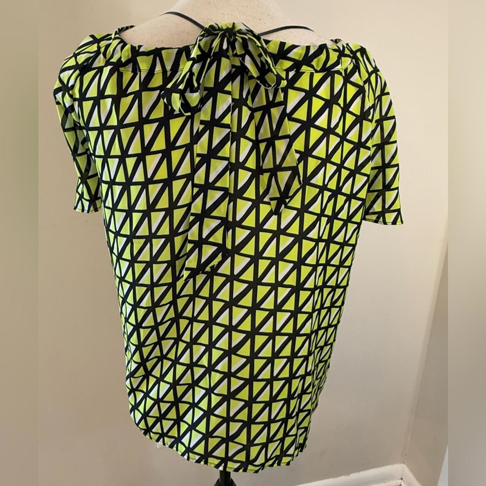 Other Kaari Blue bold top greenish yellow, black & white SZ XS Size XS / US 0-2 / IT 36-38 - 4 Thumbnail
