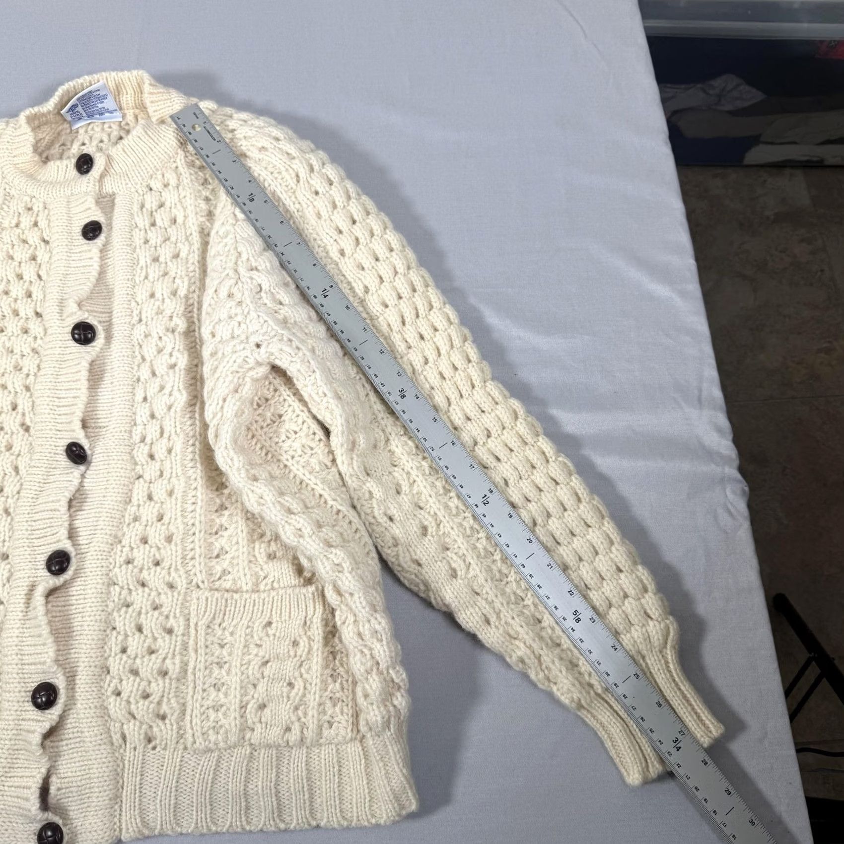 Vintage Rita Condron Cardigan Sweater Womens M White 100% Wool Aran Knit Ireland Button Front Mock Neck Raglan Sleeve Pockets Size M / US 6-8 / IT 42-44 - 7 Thumbnail
