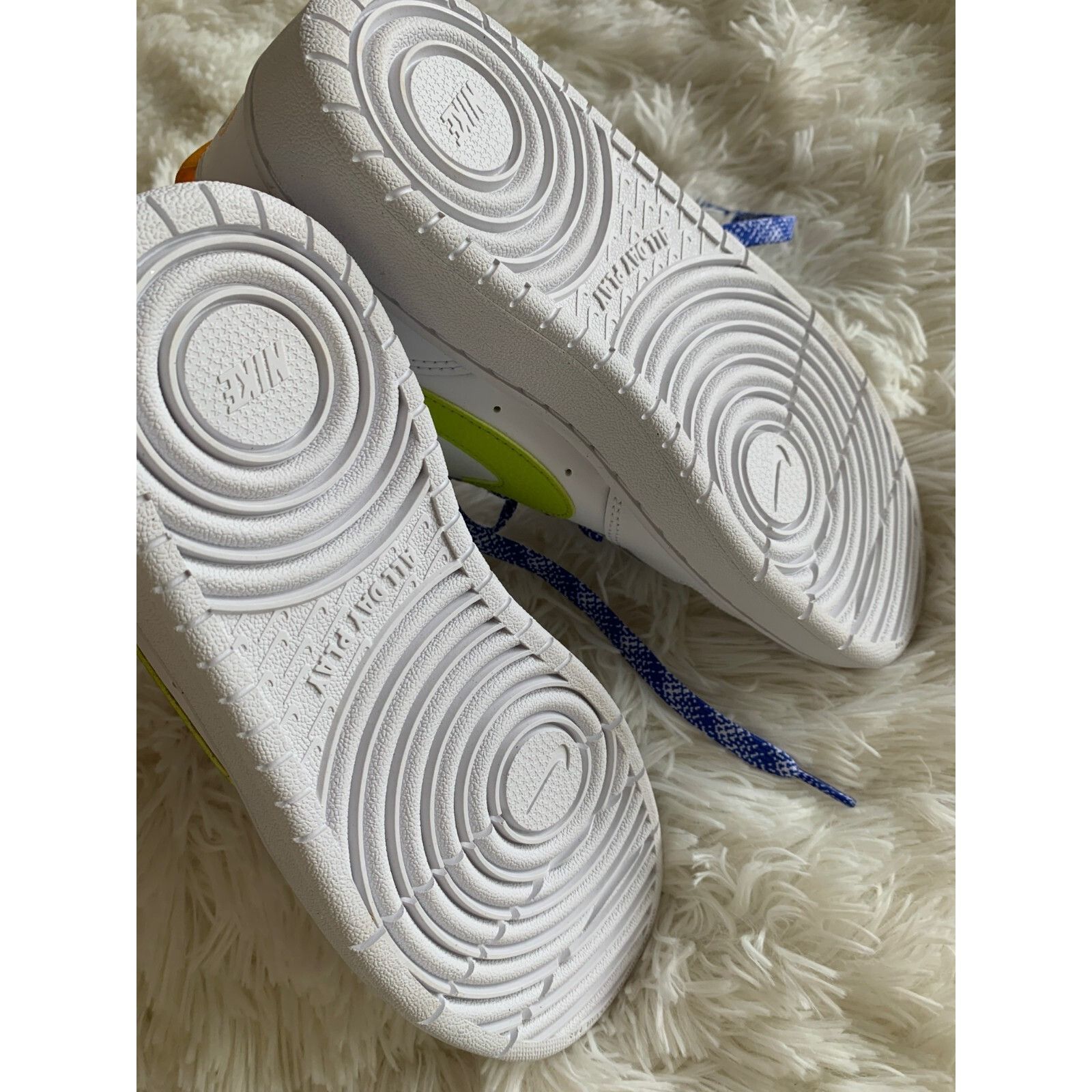 Nike Nike Boys Court Borough Low 2 SE Basketball Sneakers Shoes W Size US 5.5 / EU 38 - 10 Thumbnail