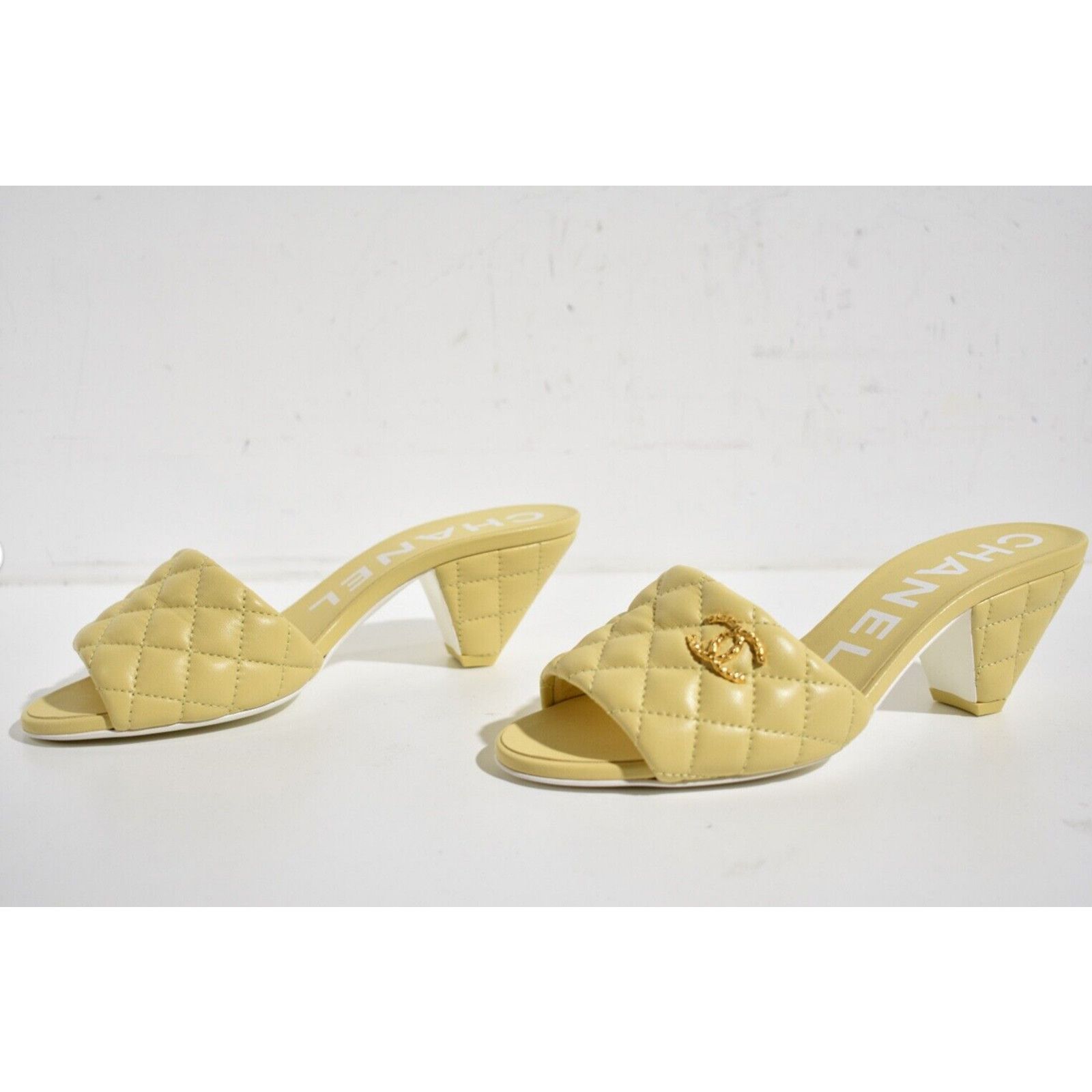 Chanel 22P Lambskin Quilted CC Logo Cone Heel Mule Slide Sandal 38 Size US 8 / IT 38 - 10 Thumbnail