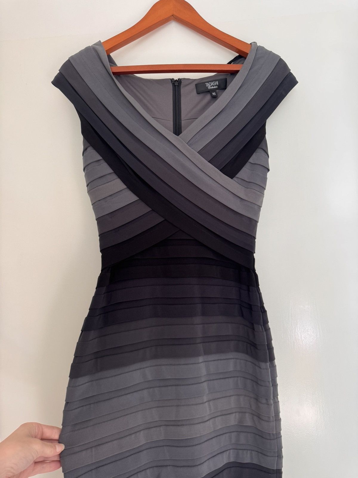 Tadashi Shoji Tadashi Shoji Ombré Bandage Bodycon Dress XS Size XS / US 0-2 / IT 36-38 - 8 Thumbnail