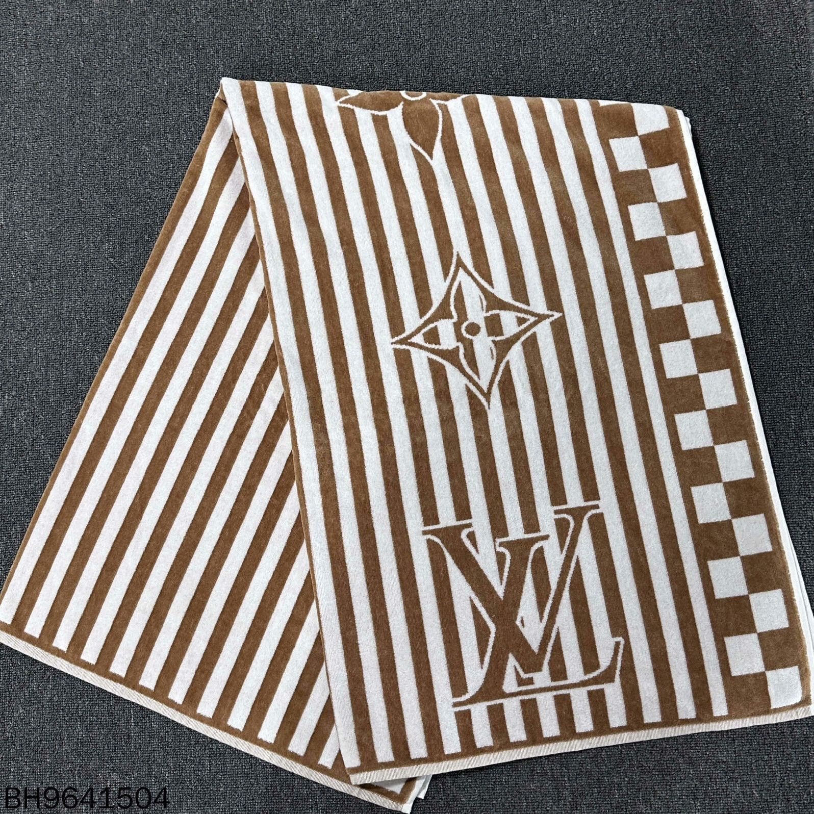 Louis Vuitton Louis Vuitton Printed Graphic Brown Scarf one size Men Size ONE SIZE - 1 Thumbnail
