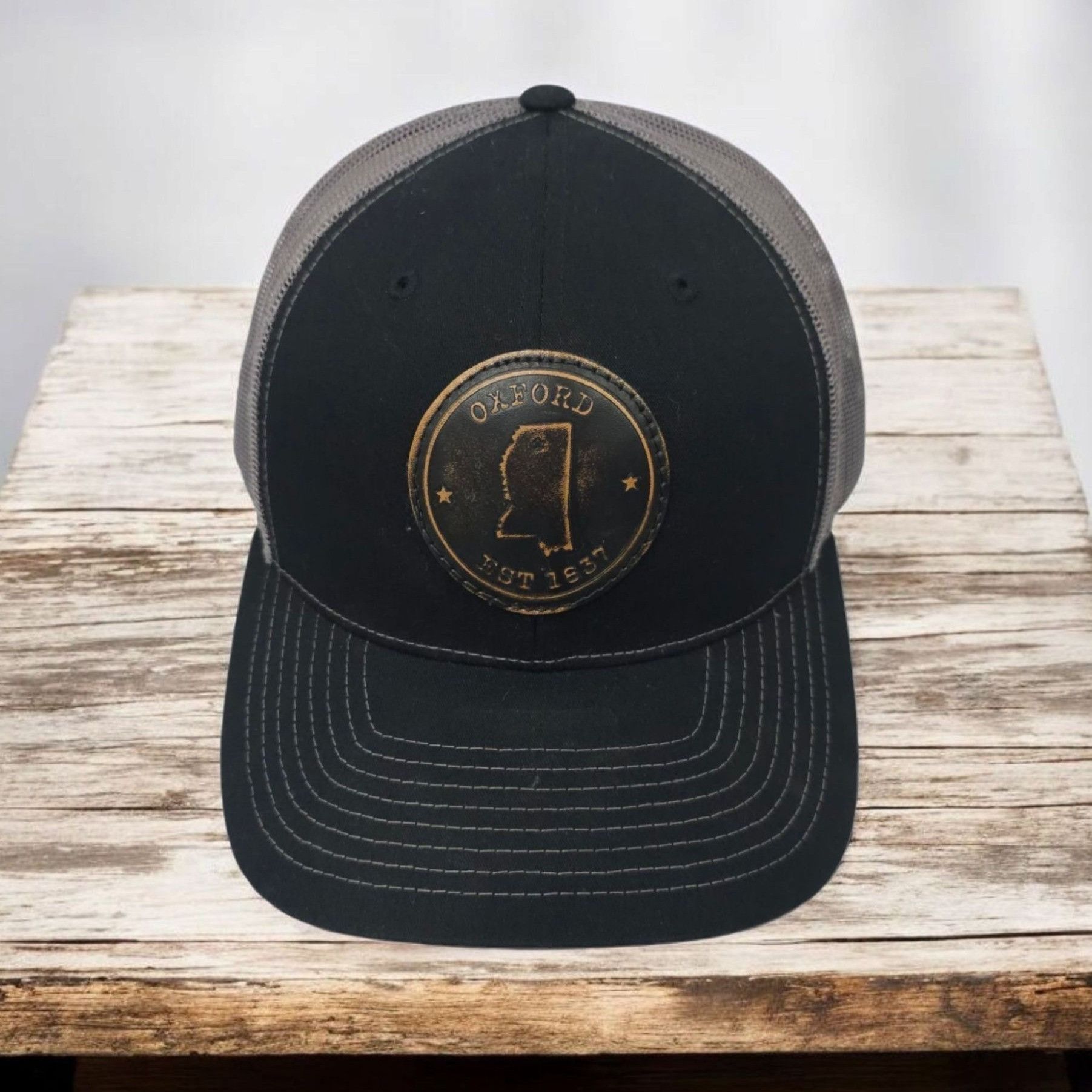 Richardson Richardson Oxford Round Patch Mesh Snapback Cap Trucker Hat Size ONE SIZE - 1 Thumbnail