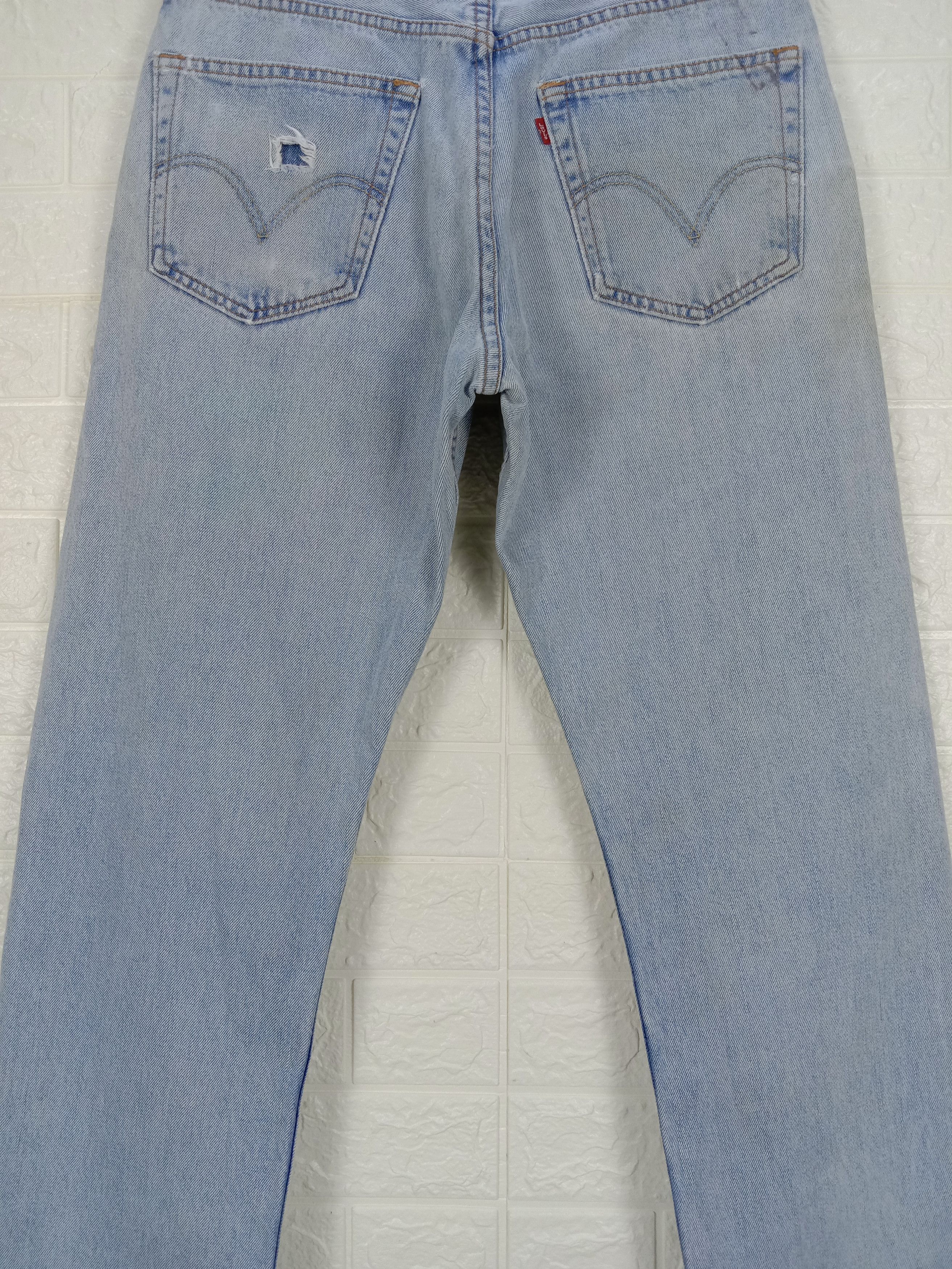 Levi's Vintage Levi's 505 Jeans Light Wash Distressed Denim Size US 32 / EU 48 - 7 Thumbnail