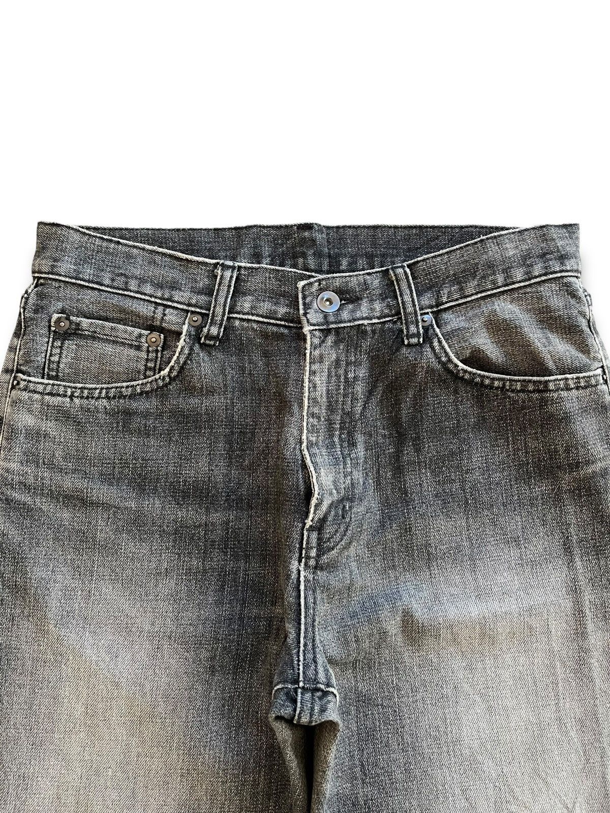 Japanese Brand × Uniqlo Vintage Uniqlo Faded Black Distressed Loose Jeans 31x30 Size US 31 - 4 Thumbnail