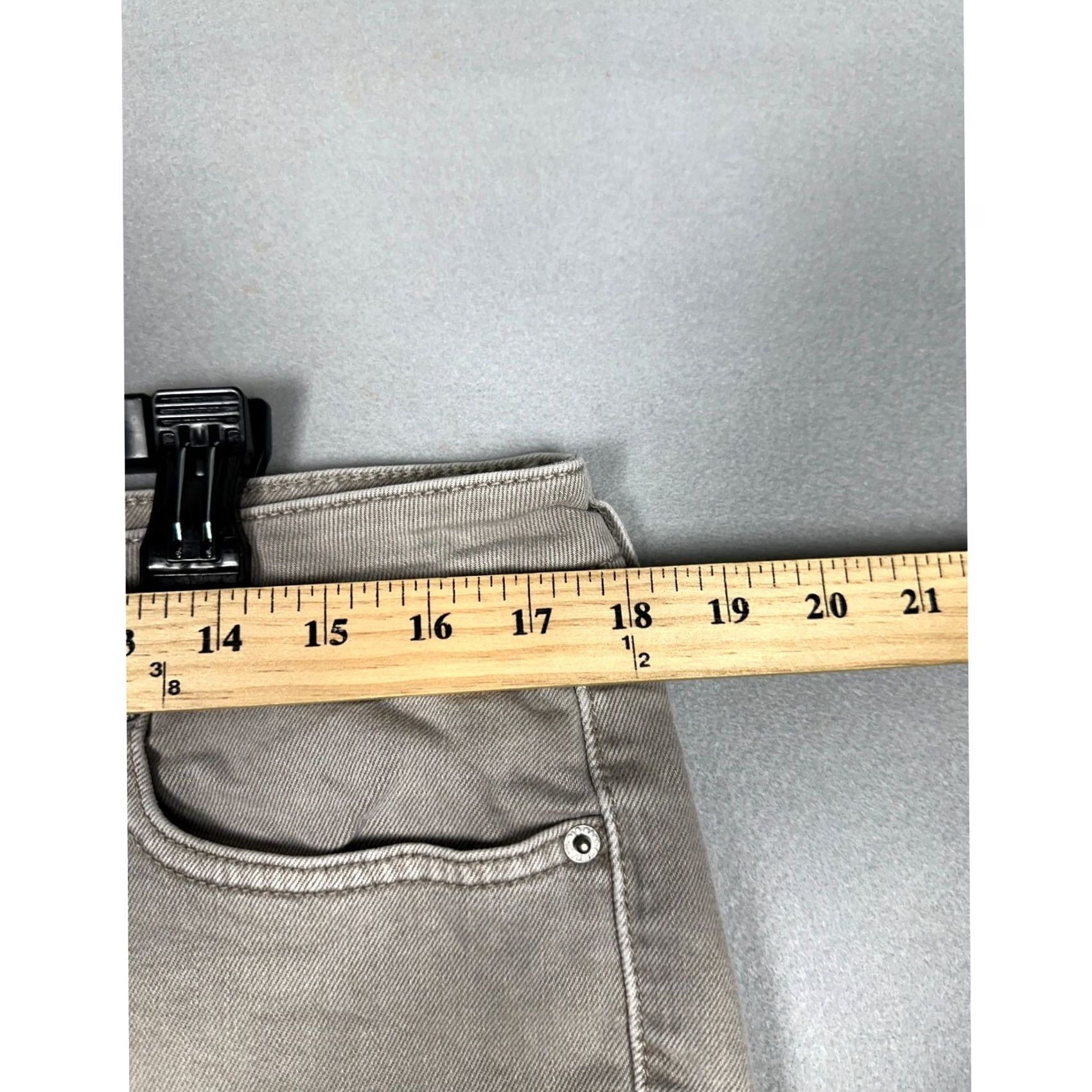 Old Navy Old Navy OG Straight Jeans Womens 14 High Rise Taupe Gray Denim 5 Pockets EUC Size 36" / US 14 / IT 50 - 3 Thumbnail