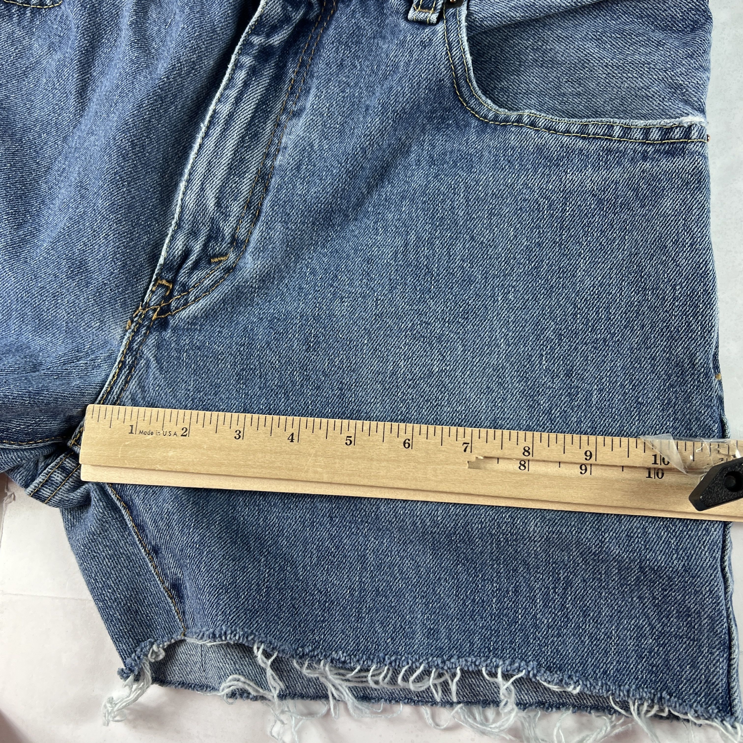 Levi's Levi's Jean Shorts 517 Faded Cut Off Frayed Hem Denim Jorts Size US 33 - 18 Thumbnail