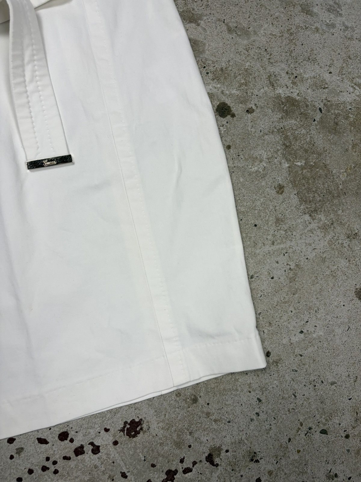 Gucci Gucci 2005 White Mini Skirt Belted Gold Logo Emblished Size 28" / US 6 / IT 42 - 4 Thumbnail