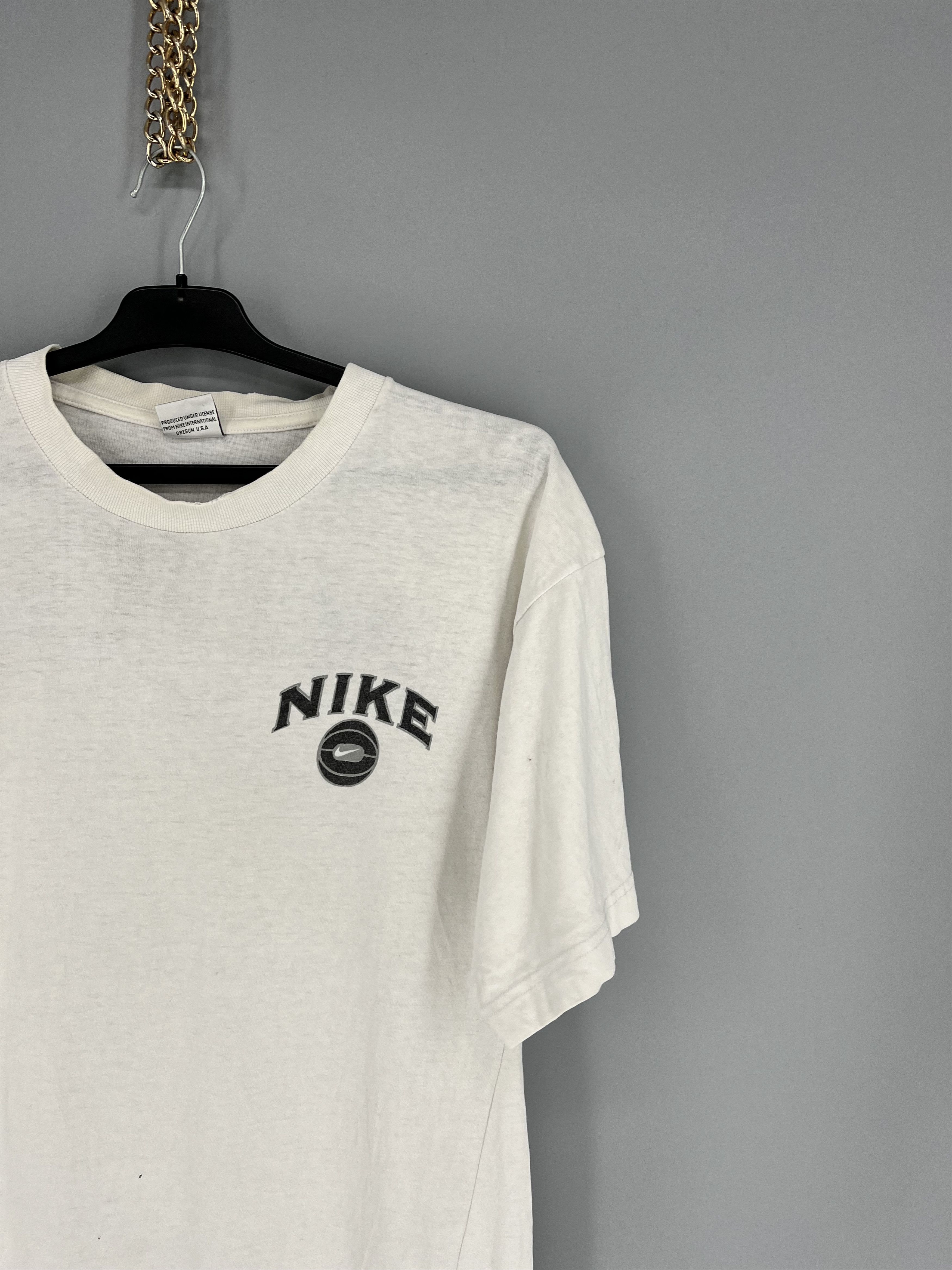 Nike Vintage 90s Nike Basketball T-Shirt Big Swoosh Logo Y2K Size US L / EU 52-54 / 3 - 6 Thumbnail