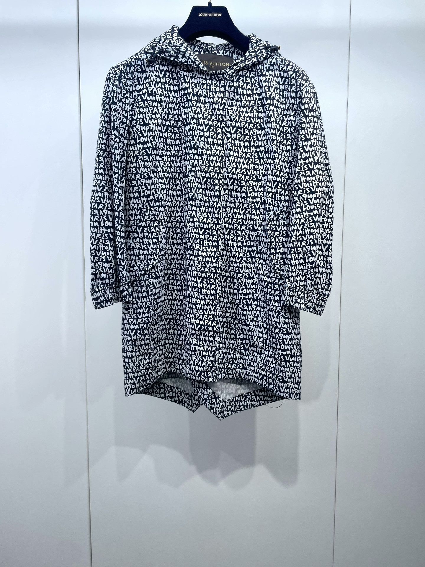 Louis Vuitton LV Black White Letter Print Hooded Windbreaker Size XS / US 0-2 / IT 36-38 - 1 Thumbnail