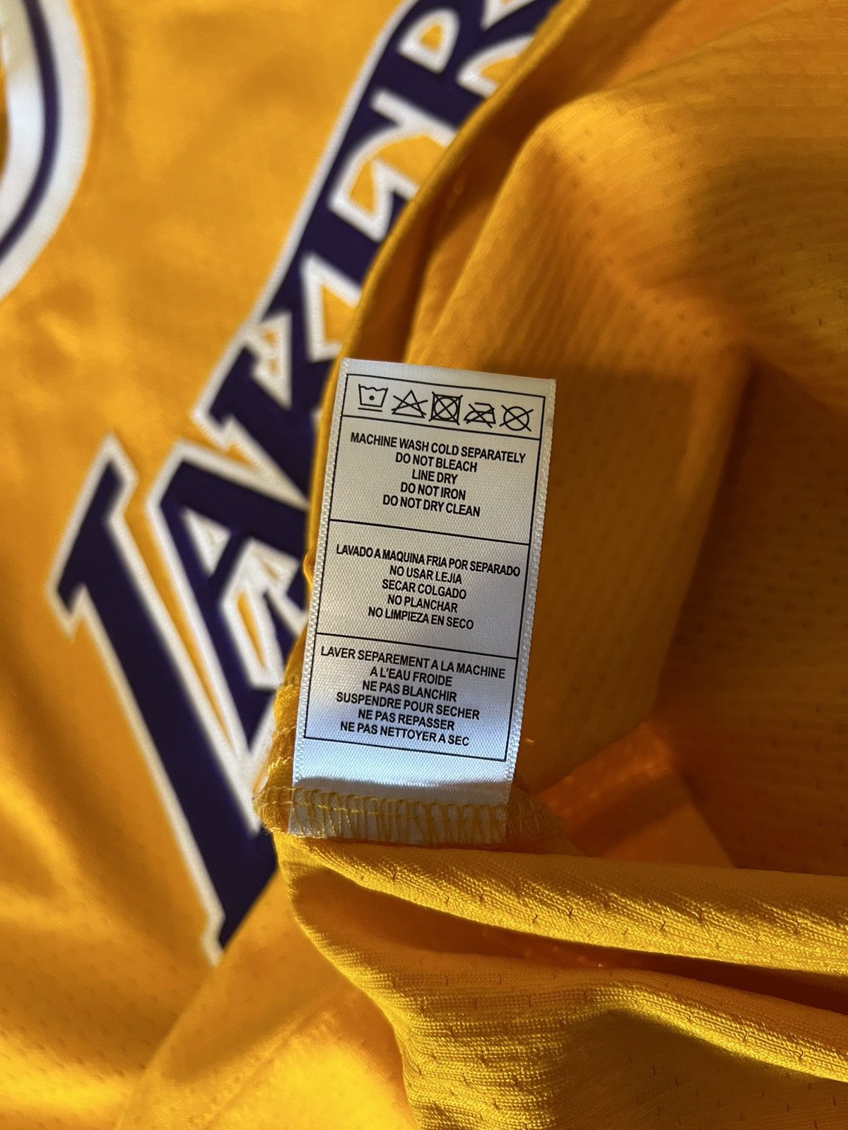 Mitchell & Ness Kobe Bryant authentic Mitchell and Jess jersey Size US M / EU 48-50 / 2 - 8 Thumbnail