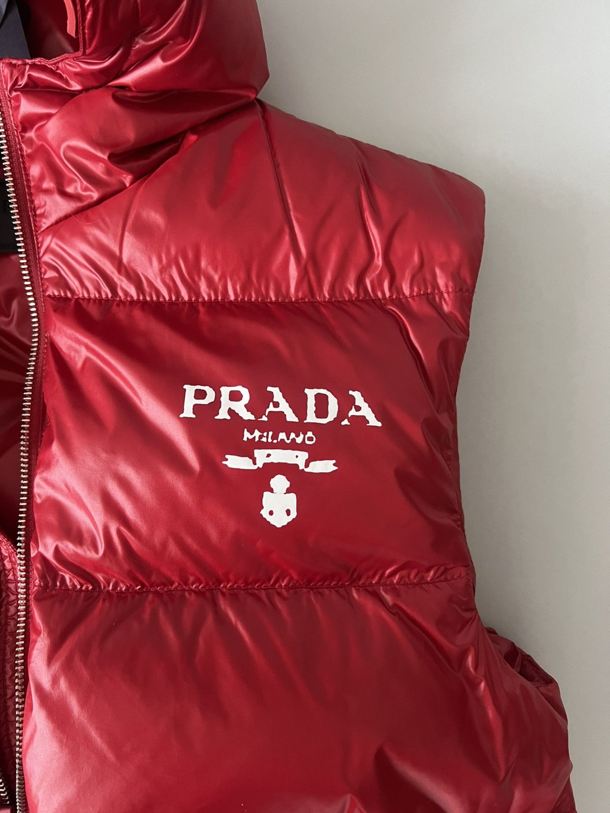 Prada Prada Logo Padded Vest in Red Size US XS / EU 42 / 0 - 6 Thumbnail
