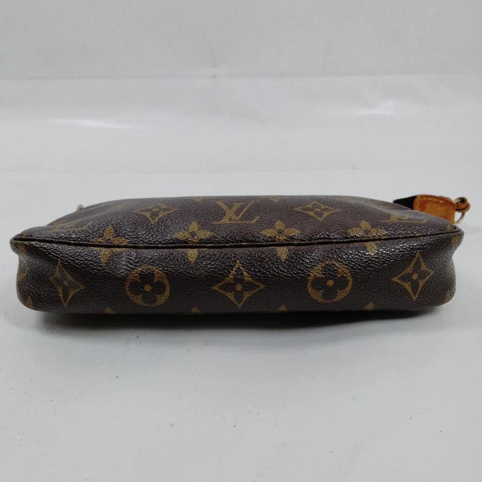 Louis Vuitton Authentic louis vuitton lv m51980 Size ONE SIZE - 4 Thumbnail