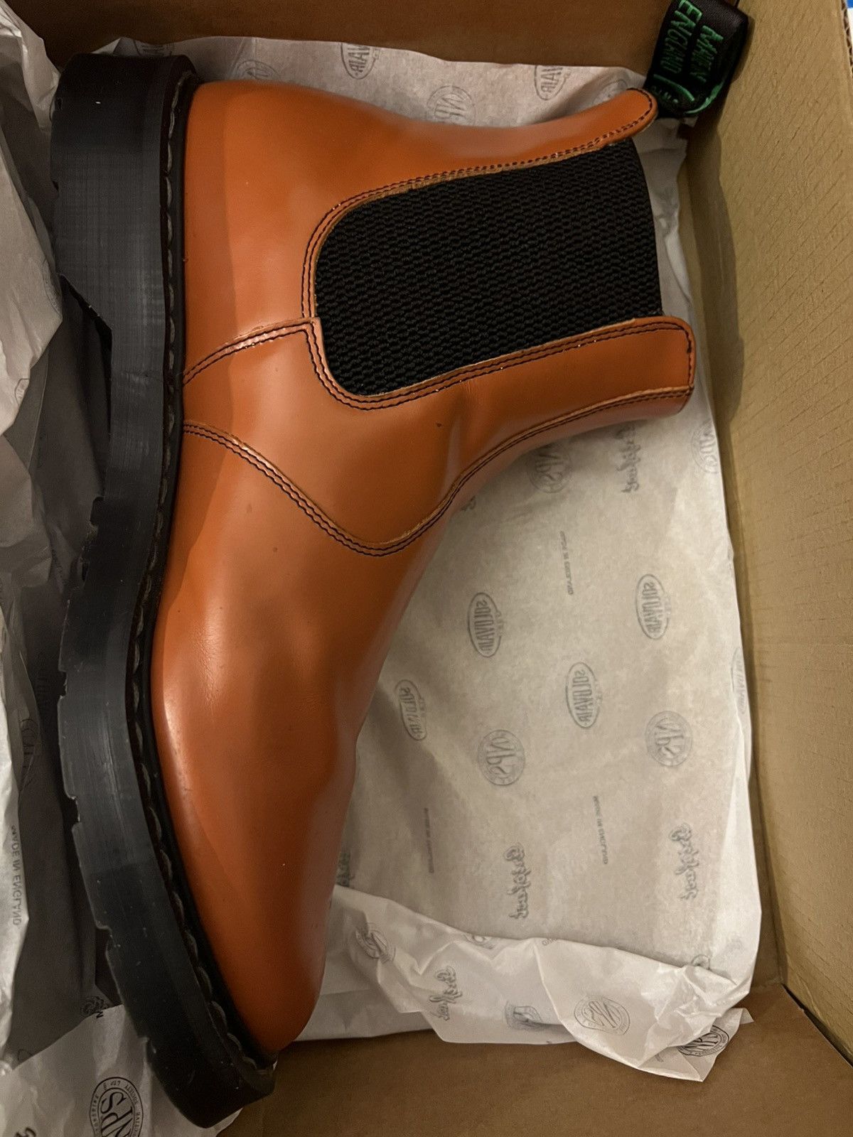 Solovair Tan Hi-Shine Dealer Boot Size US 10 / EU 43 - 11 Thumbnail