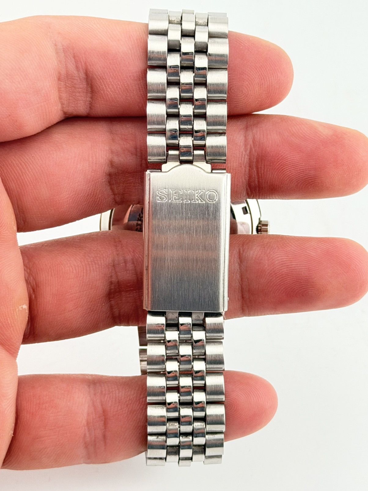 Seiko Seiko 5 Automatic Red Textured Dial Day Date Watch Size 36 - 7 Thumbnail