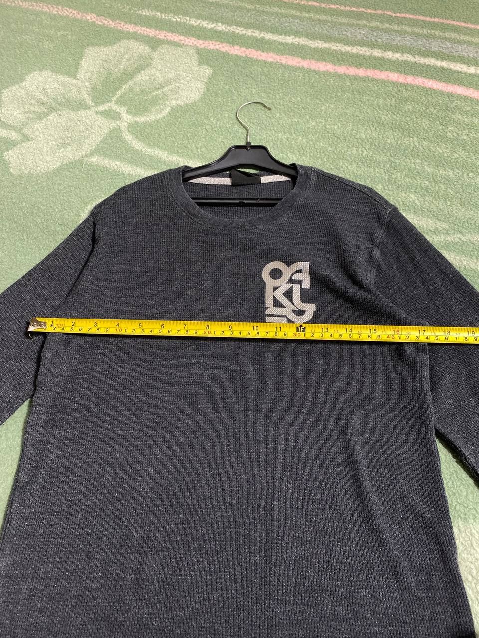 Oakley × Vintage Oakley vintage 2000s central logo sweatshirts Liter big logo Size US S / EU 44-46 / 1 - 12 Thumbnail