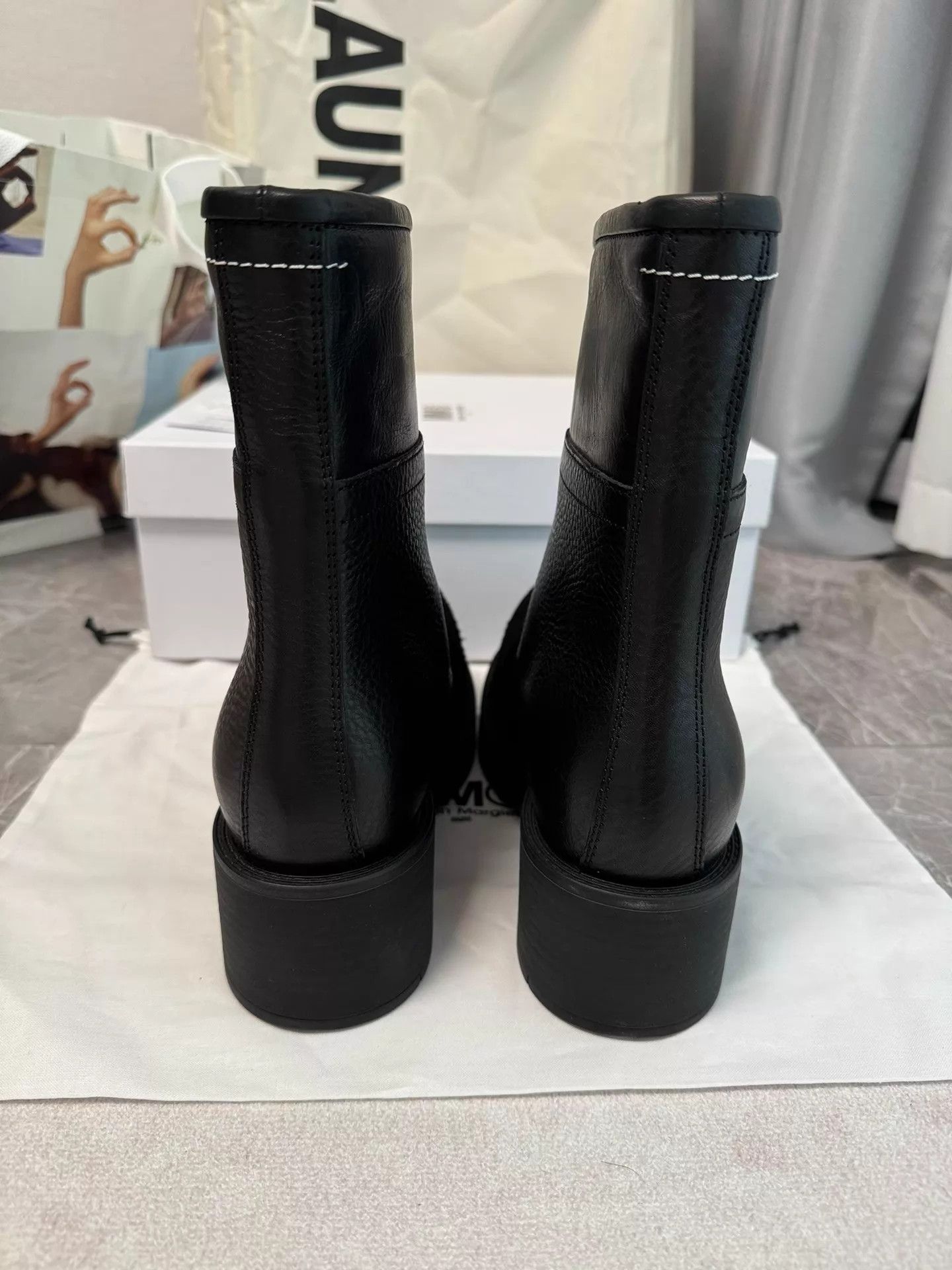 MM6 MM6 Maison Margiela Distressed Toe Mickey Head Fur Boot Size US 7.5 / IT 37.5 - 4 Thumbnail