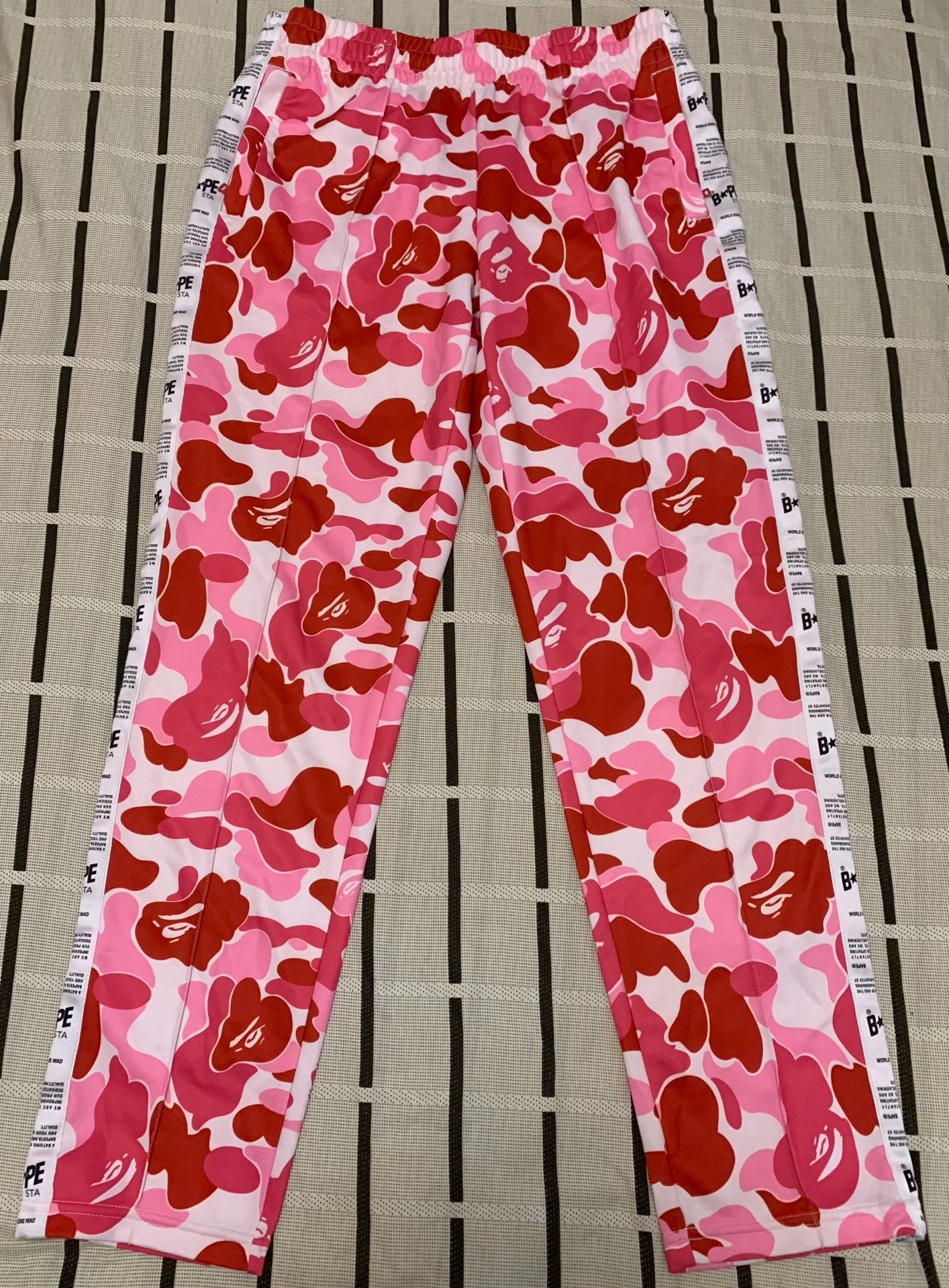 Bape Bape Camo Ape Pink Pants S Women Size 28" / US 6 / IT 42 - 1 Thumbnail