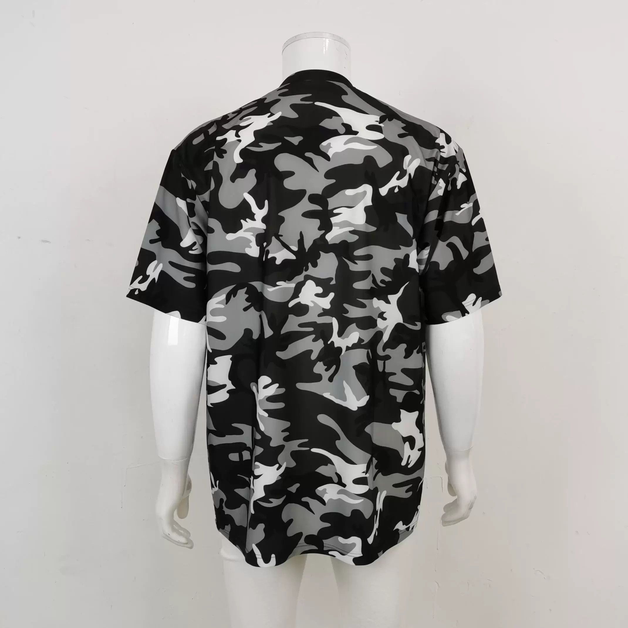 Balenciaga balenciaga camouflage print short sleeve t-shirt Size US XS / EU 42 / 0 - 2 Thumbnail