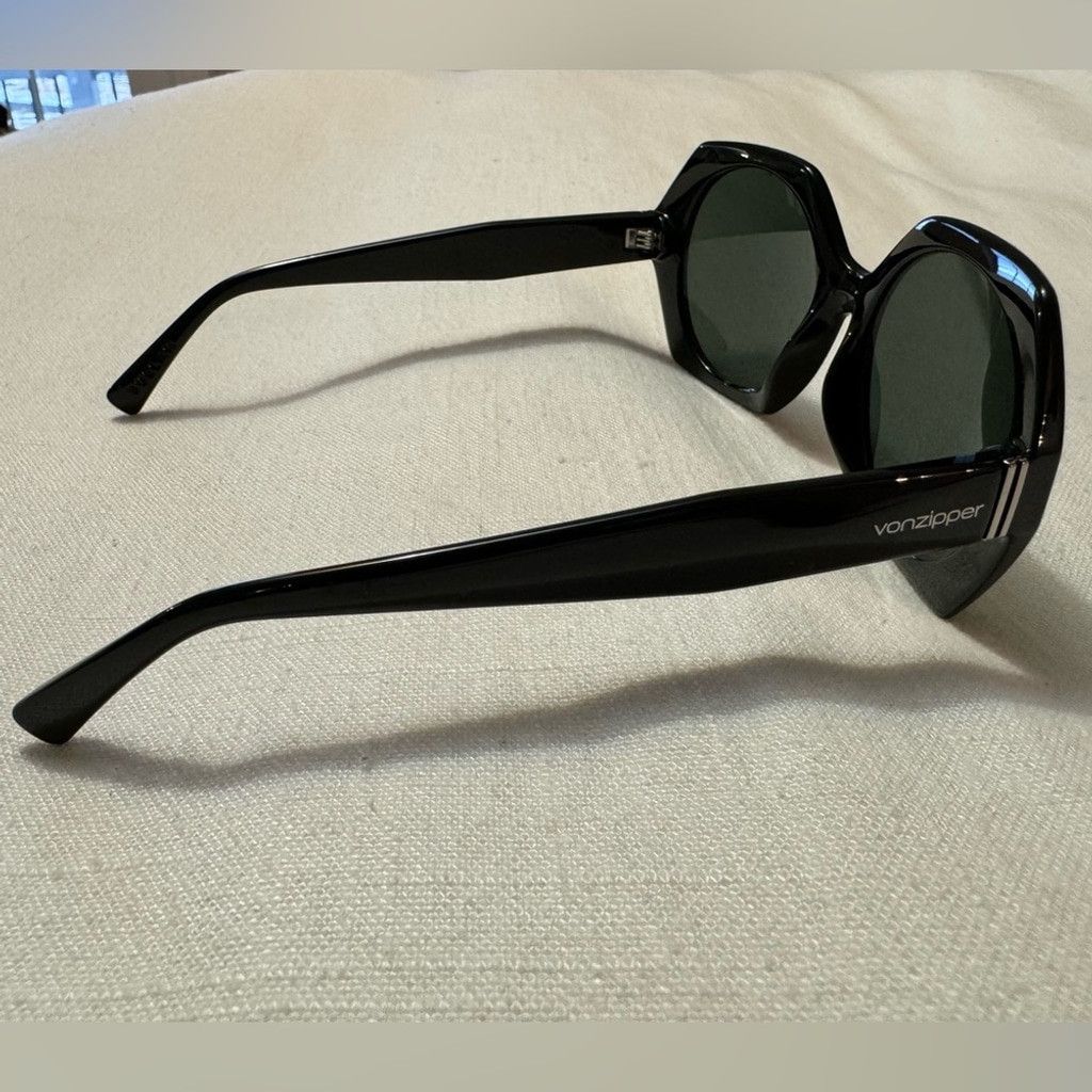 VonZipper VonZipper | Women’s Buelah Round Sunglasses | Black on Black Size ONE SIZE - 4 Thumbnail
