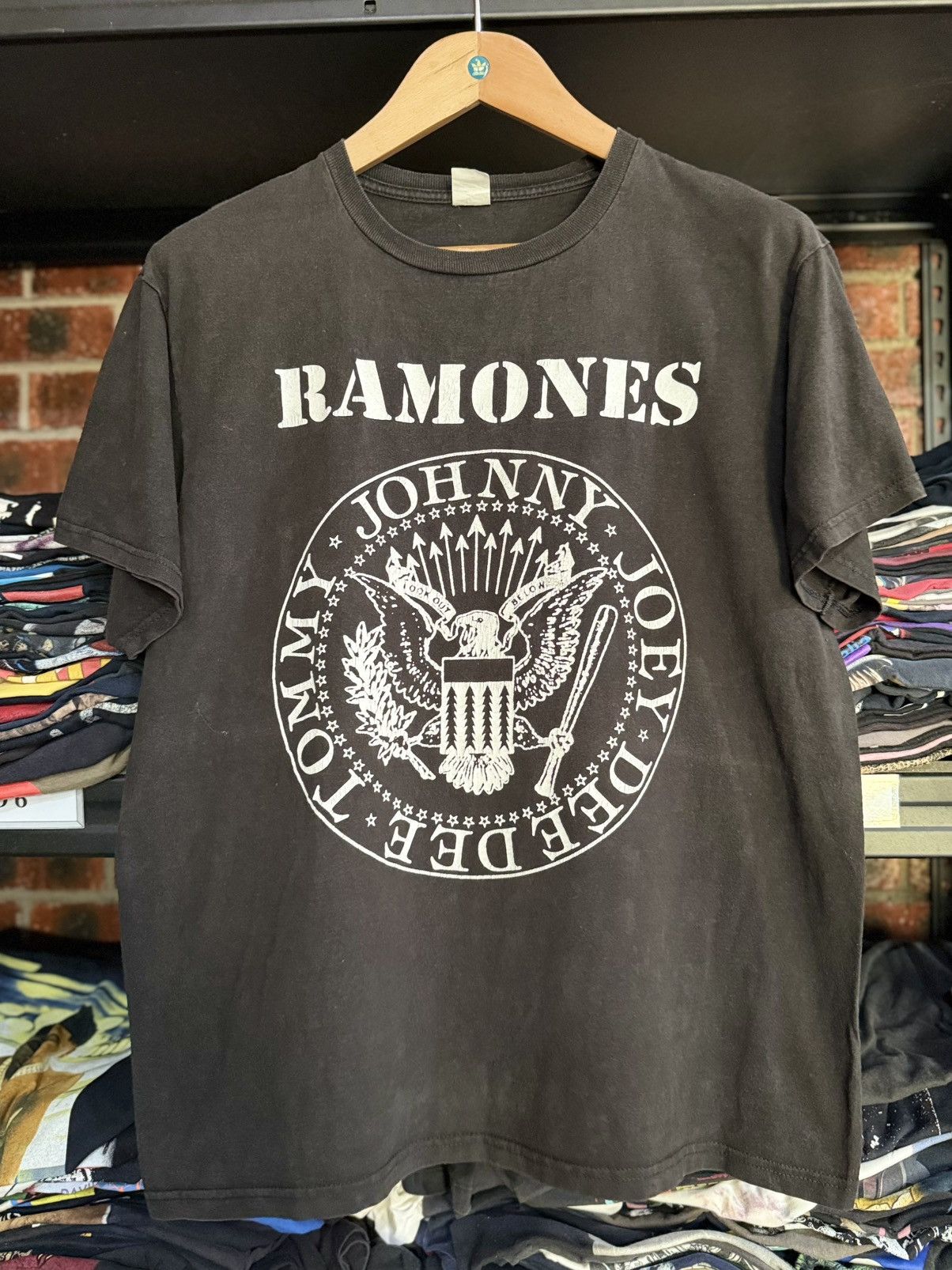 Band Tees Thrashed Vintage Ramones Punk Faded Tee Size US L / EU 52-54 / 3 - 1 Thumbnail