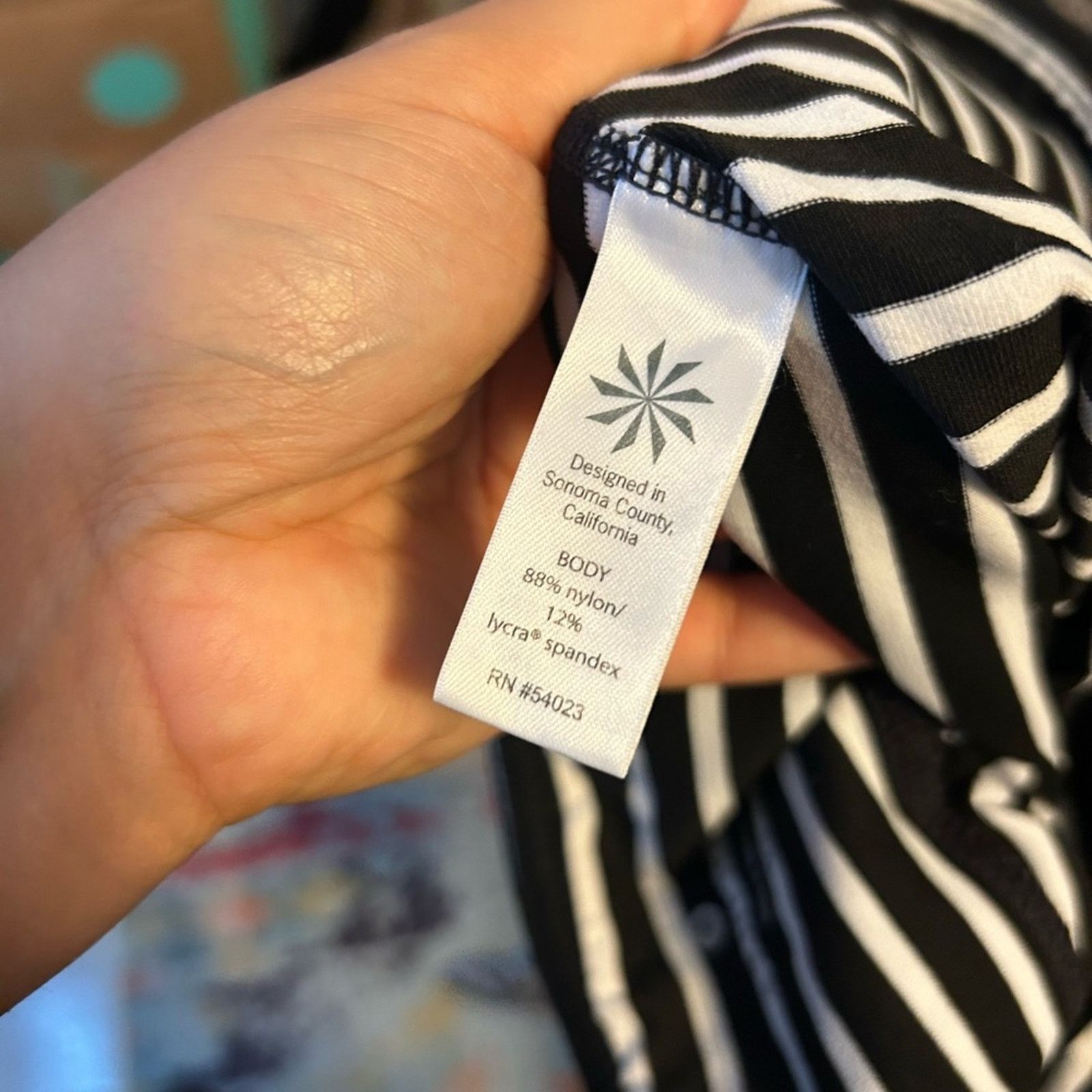 Athleta Athleta Striped Chaturanga Capri Leggings Size 26" / US 2 / IT 38 - 5 Thumbnail