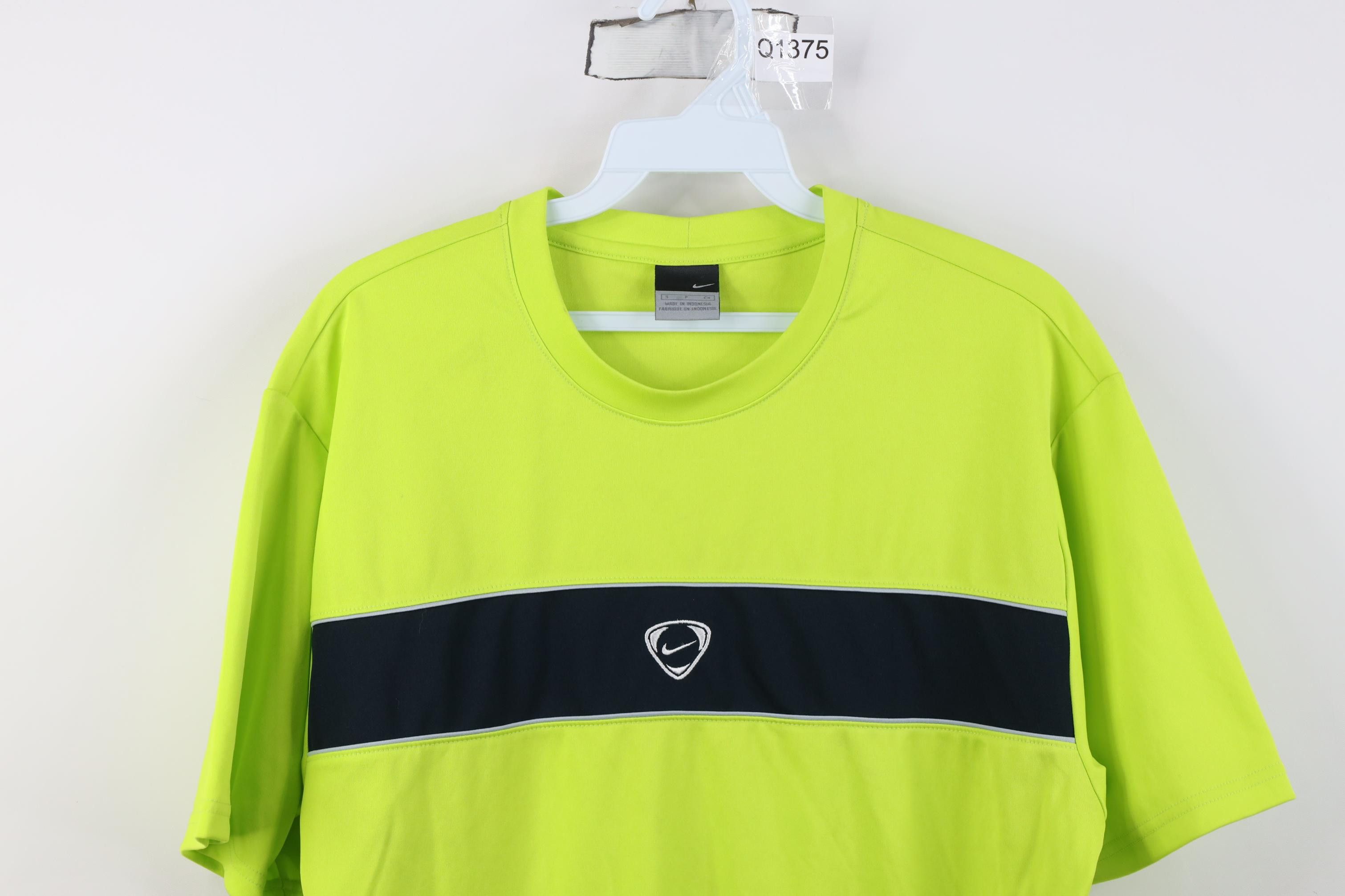 Nike Vintage Y2K Nike Total 90s Soccer Center Swoosh T-Shirt Size US S / EU 44-46 / 1 - 2 Thumbnail