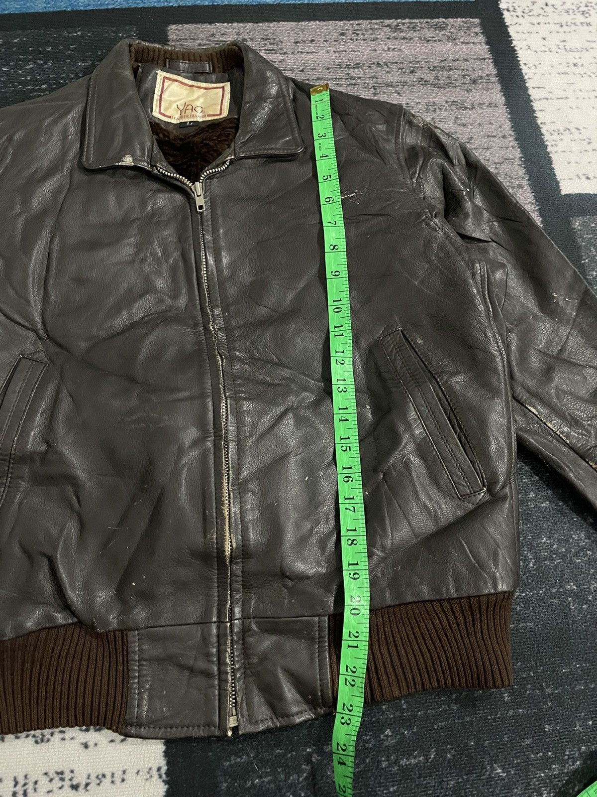 Vintage Vintage Yac Cow Leather Bomber Jacket Size US L / EU 52-54 / 3 - 21 Thumbnail