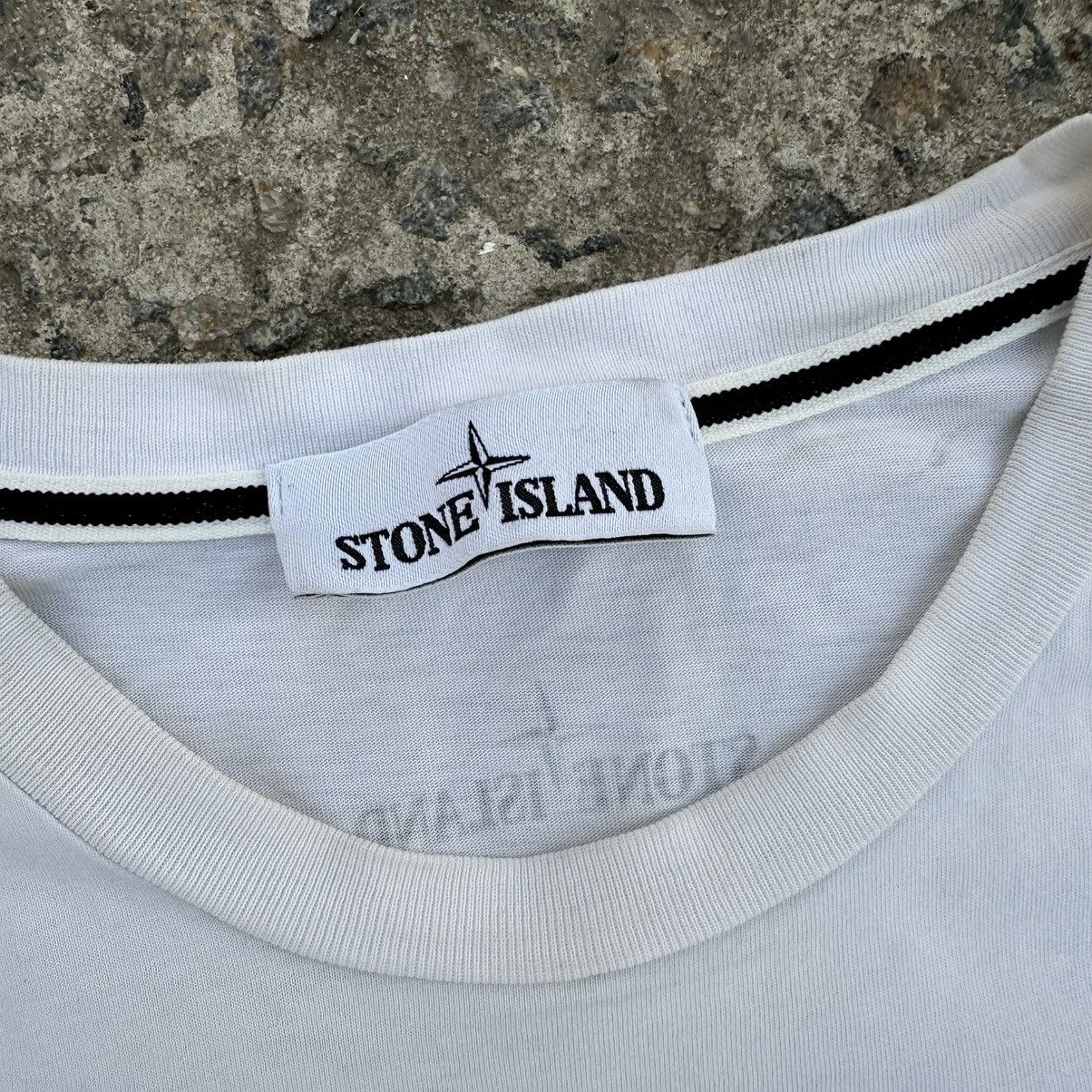 Stone Island Luxury Stone Island T-shirts Big Logo Used Y2K 00s USA Size US L / EU 52-54 / 3 - 7 Thumbnail
