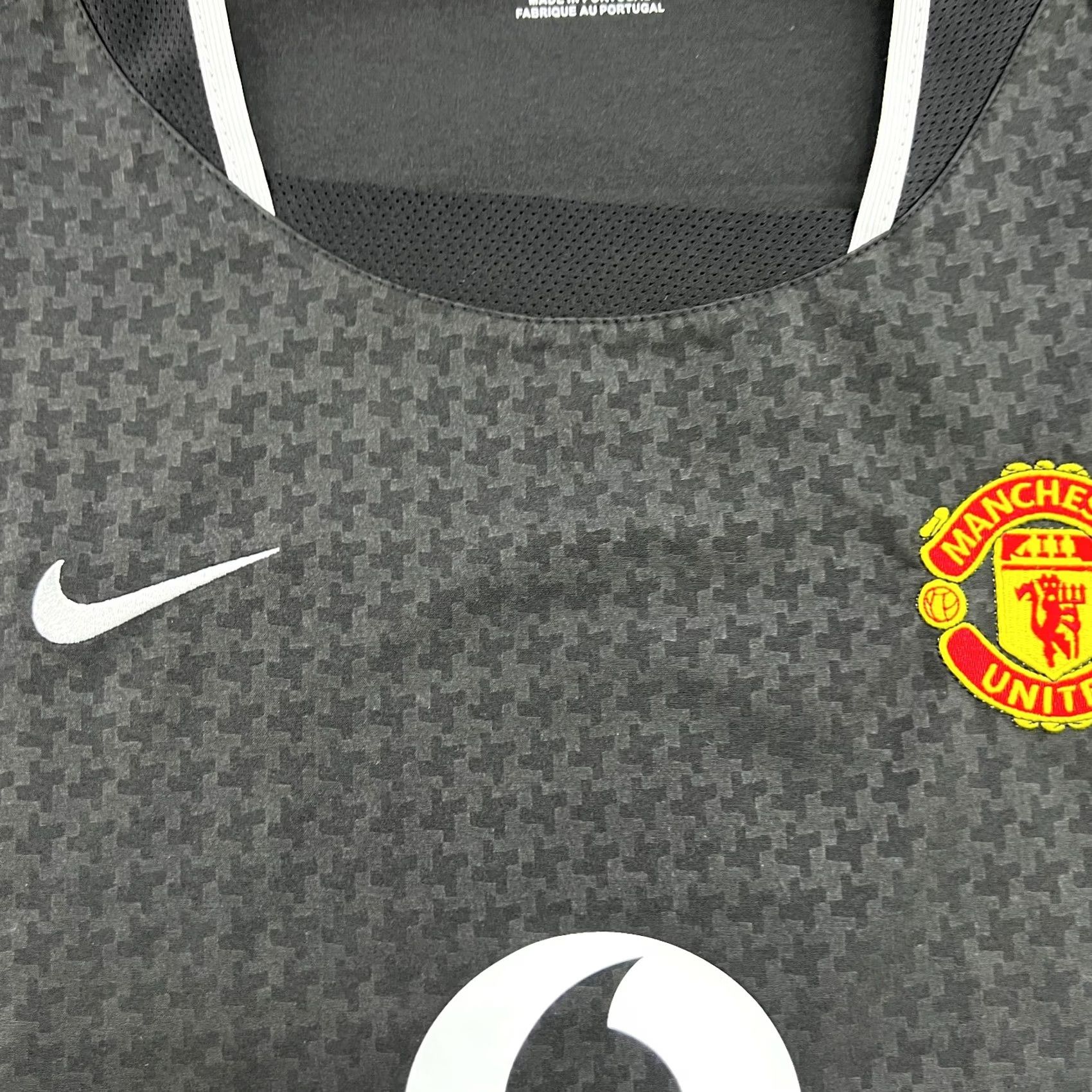 Nike Nike Manchester City 2003 2004 2005 Mens Football Jersey Sz M Gray Short Sleeve T-Shirt Pullover Moisutre Wicking Quick Dry Athletic Jersey Size US M / EU 48-50 / 2 - 6 Thumbnail