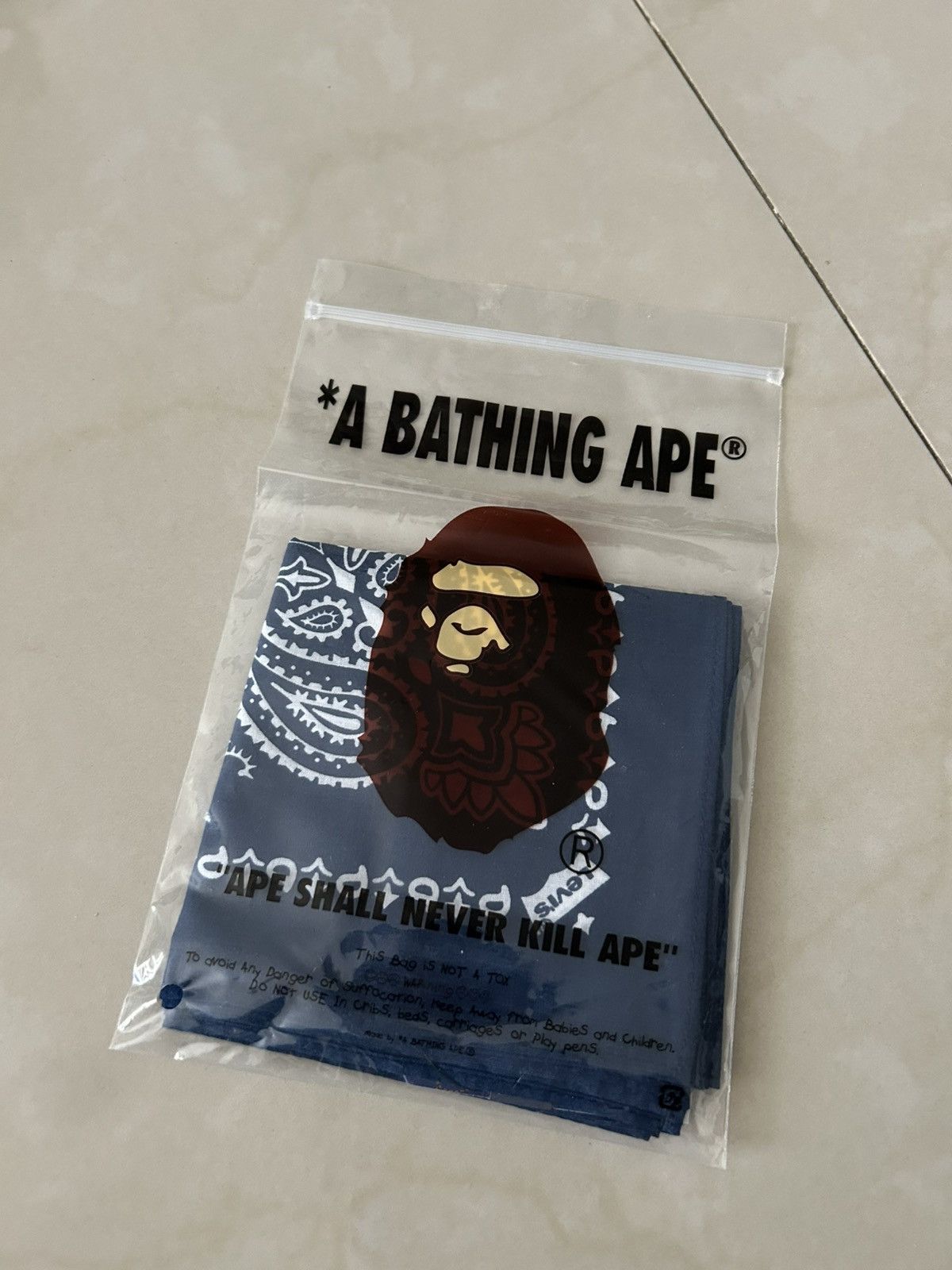 Bape × Levi's Bape x Levis Bandana Size ONE SIZE - 1 Thumbnail