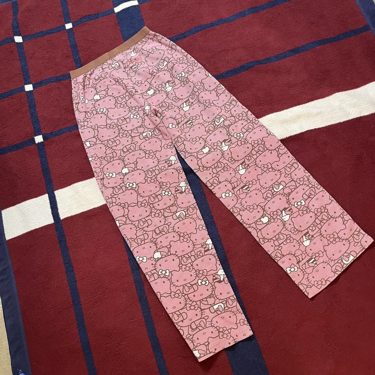 Vintage Sanrio Hello Kitty Vintage 2000s pink pajamas Waffle knit Size M / US 6-8 / IT 42-44 - 7 Thumbnail