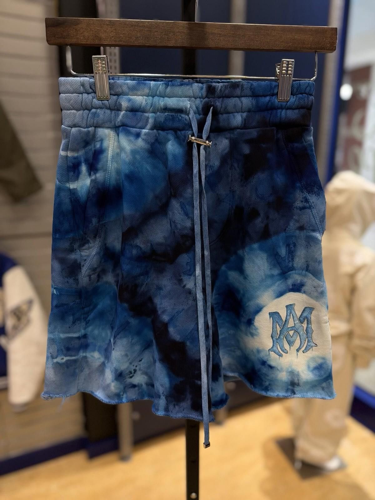 Amiri AMIRI TIE DYE MA SWEATSHORTS S22MJL025 SIZE (XS) New Blue Size US 28 / EU 44 - 4 Thumbnail