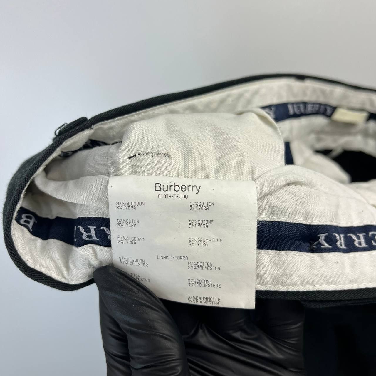 Burberry Burberry Golf Shorts Classic Black Mens Size 34 Size US 34 / EU 50 - 5 Thumbnail