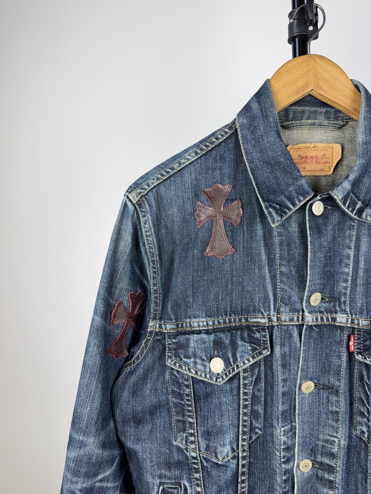 Levi's Vintage Clothing Vintage 90s Archival Chrome Hearts Style Cross Denim Jacket Size US S / EU 44-46 / 1 - 5 Thumbnail