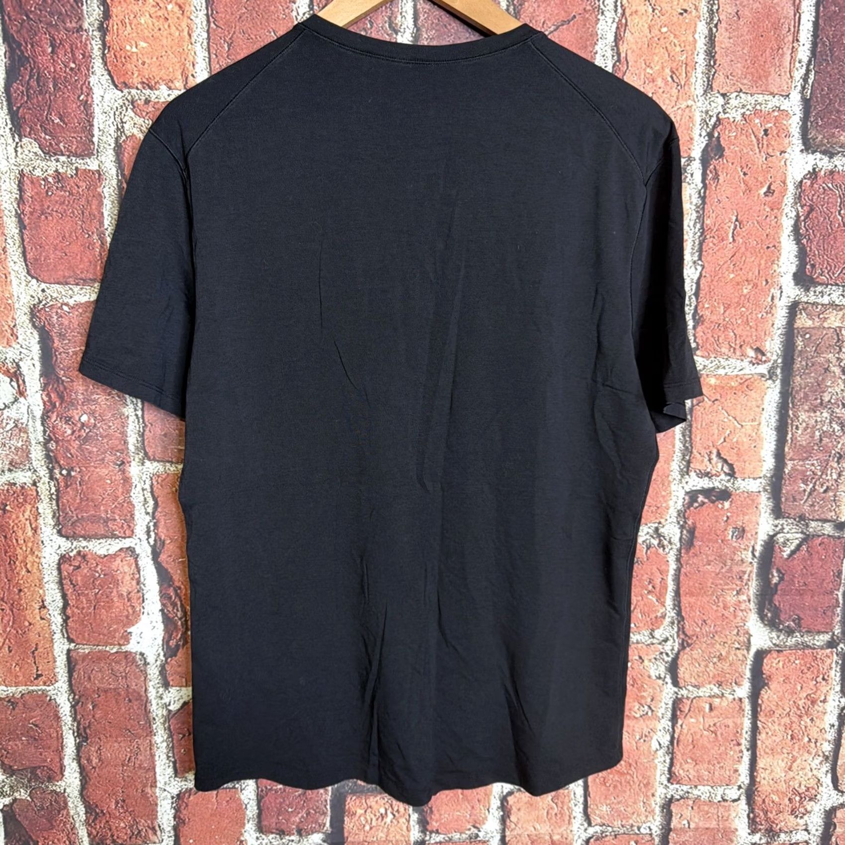 Lululemon Lululemon T-Shirt Henley Basic Short Sleeve Mens M Black Size US M / EU 48-50 / 2 - 2 Thumbnail