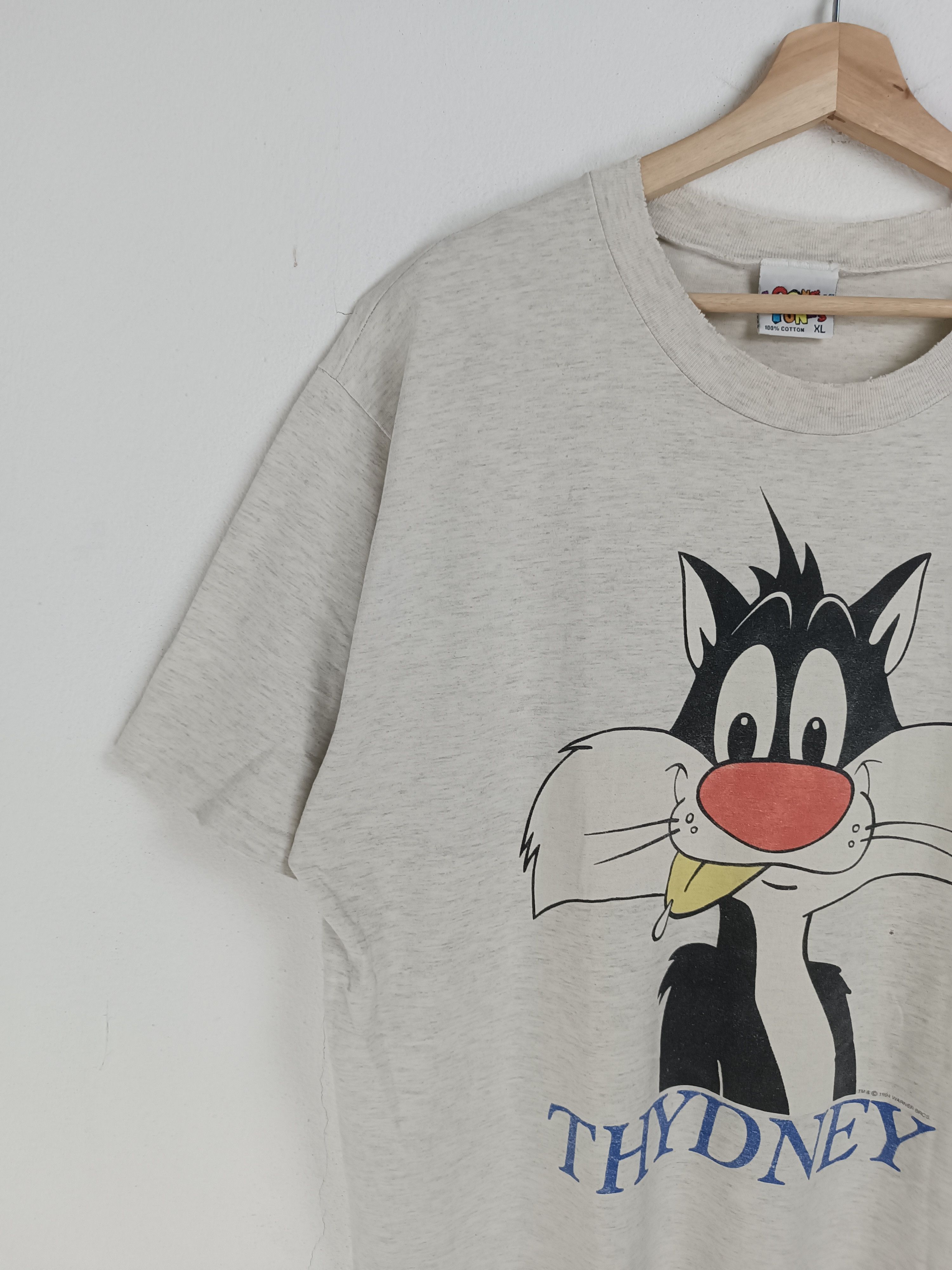 Disney THRASHED FADED VINTAGE 90'S THYDNEY TWEETY TEE VERY RARE TEE Size US XL / EU 56 / 4 - 5 Thumbnail