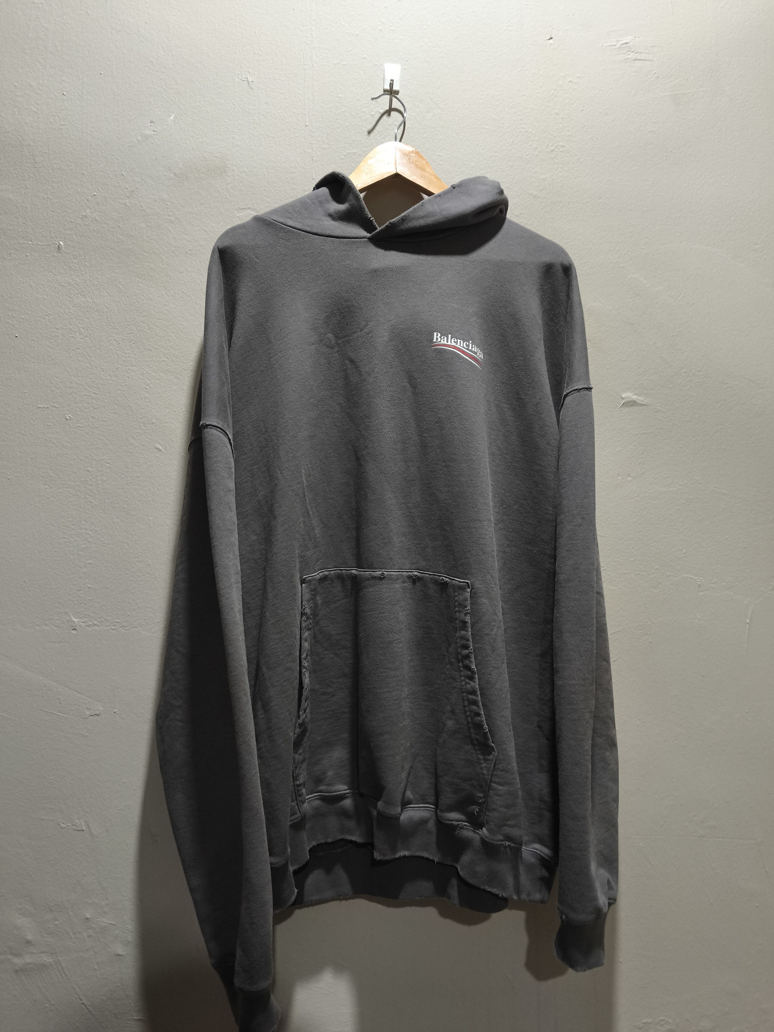 Balenciaga balenciaga distressed 2022 political hoodie oversized Size US XXS / EU 40 - 1 Thumbnail