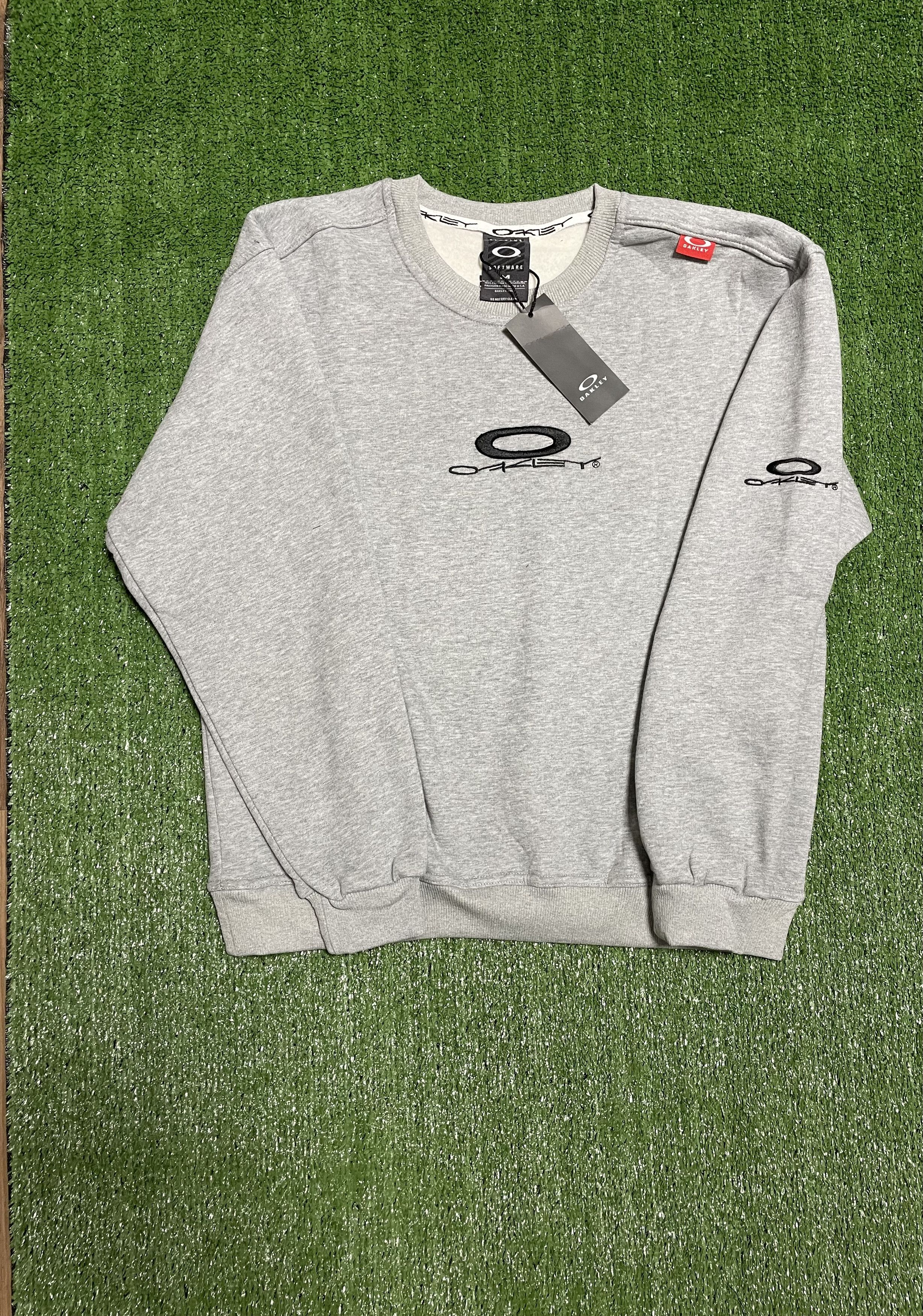 Oakley NWT Oakley Men's Medium Grey Crewneck Sweatshirt Large Back Size US M / EU 48-50 / 2 - 3 Thumbnail