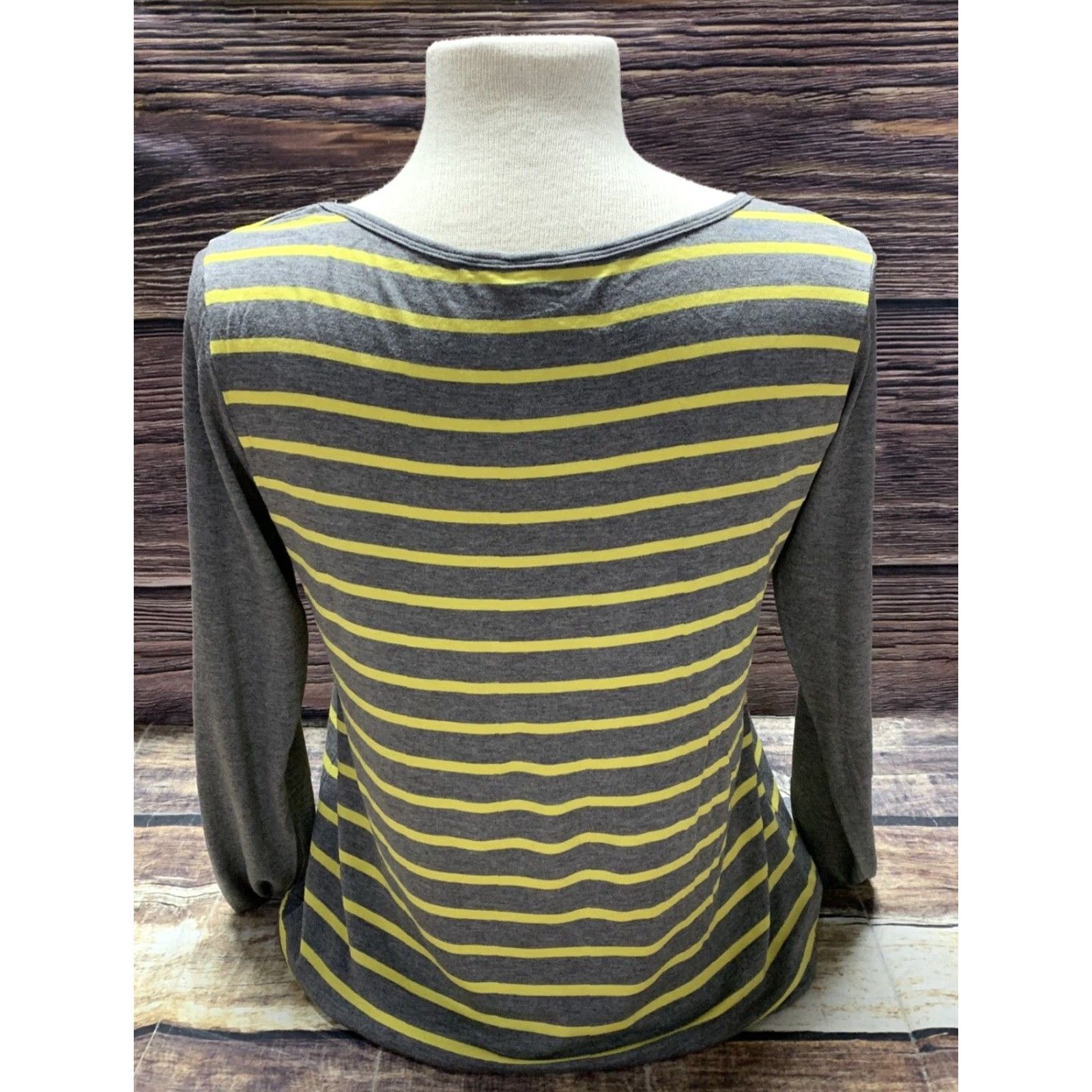 Vintage VINTAGE LuLaRoe Woman's Long Sleeve Tunic Shirt Womens Gray Yellow Stripe XS? No, size M is K? Size M / US 6-8 / IT 42-44 - 3 Thumbnail
