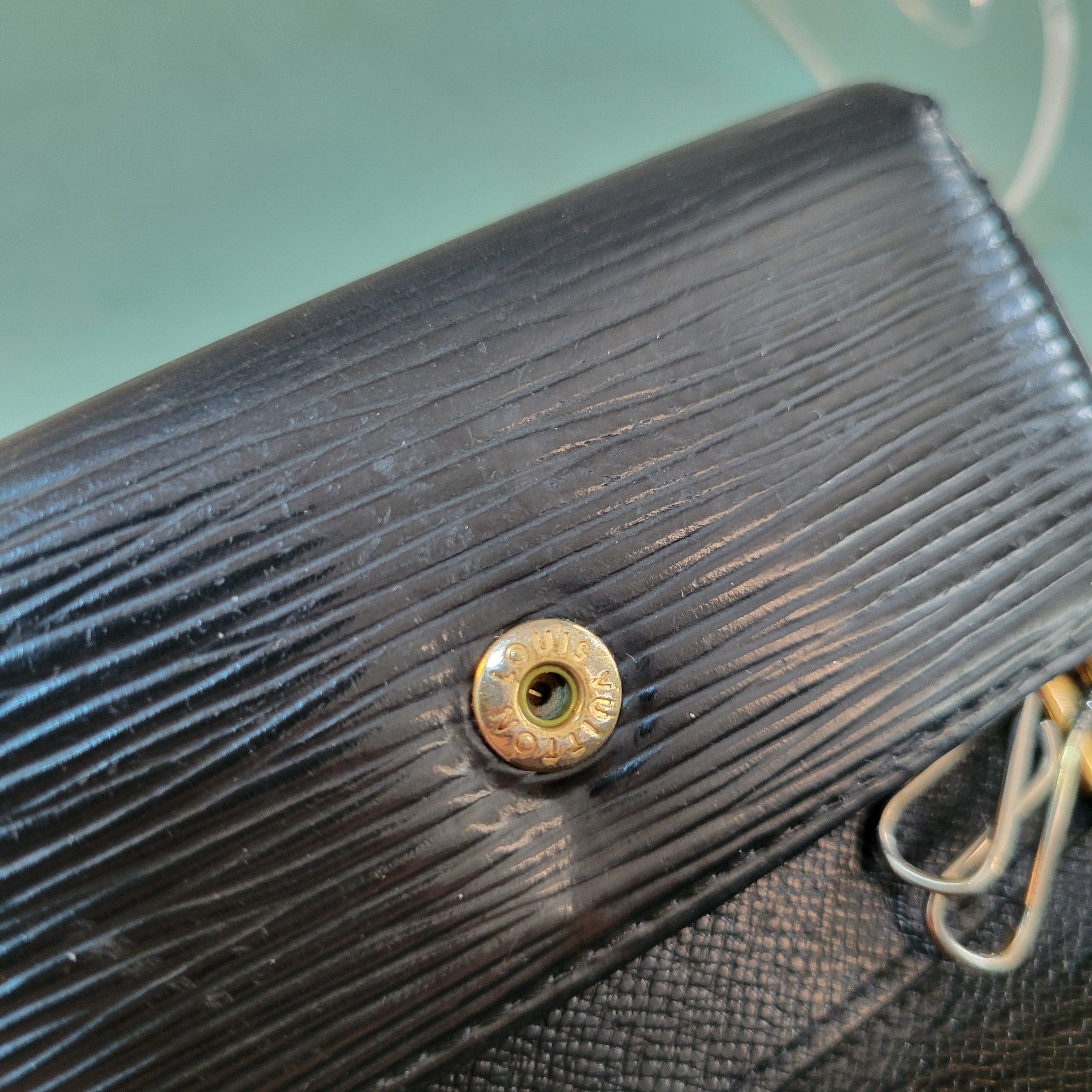 Louis Vuitton Louis Vuitton Black Epi Leather Key Holder Key Case 6 Keys Size ONE SIZE - 12 Thumbnail