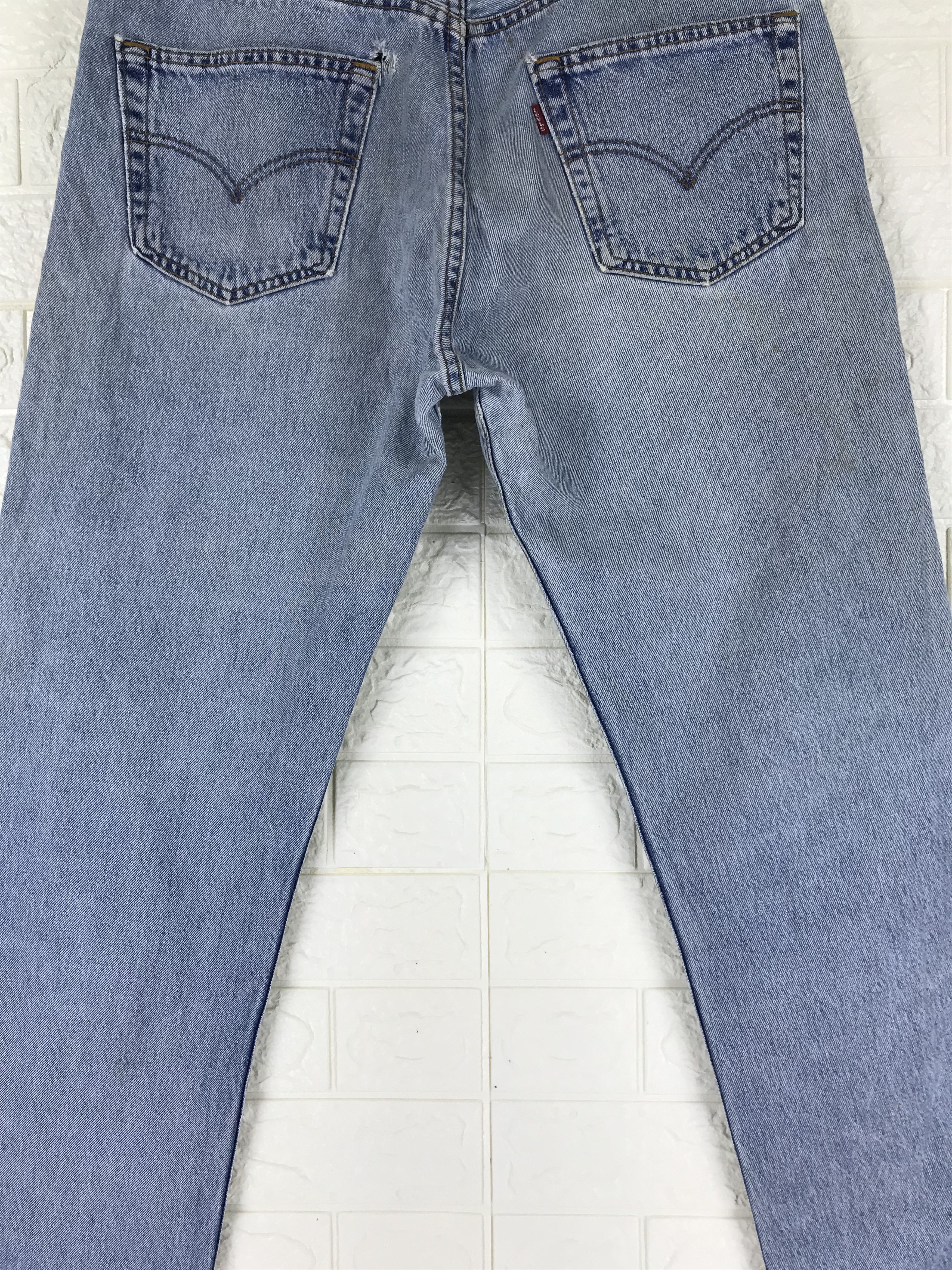 Levi's Vintage 90s Levi's 501 Light Wash Jeans Size US 34 / EU 50 - 7 Thumbnail