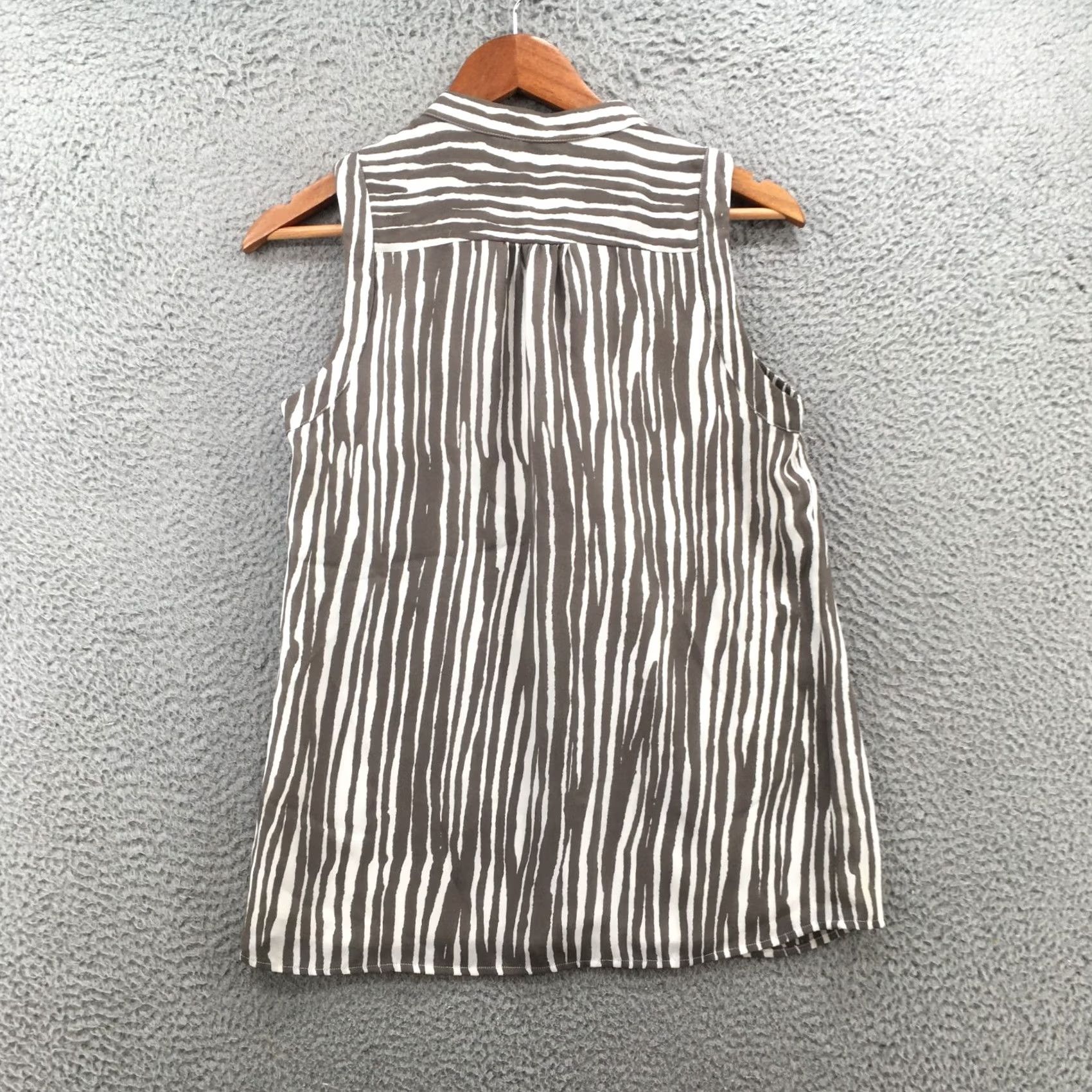 Banana Republic Banana Republic Henley Blouse Womens 4 Gray Sleeveless Ruffle Stripe Casual Shirt Size S / US 4 / IT 40 - 7 Thumbnail