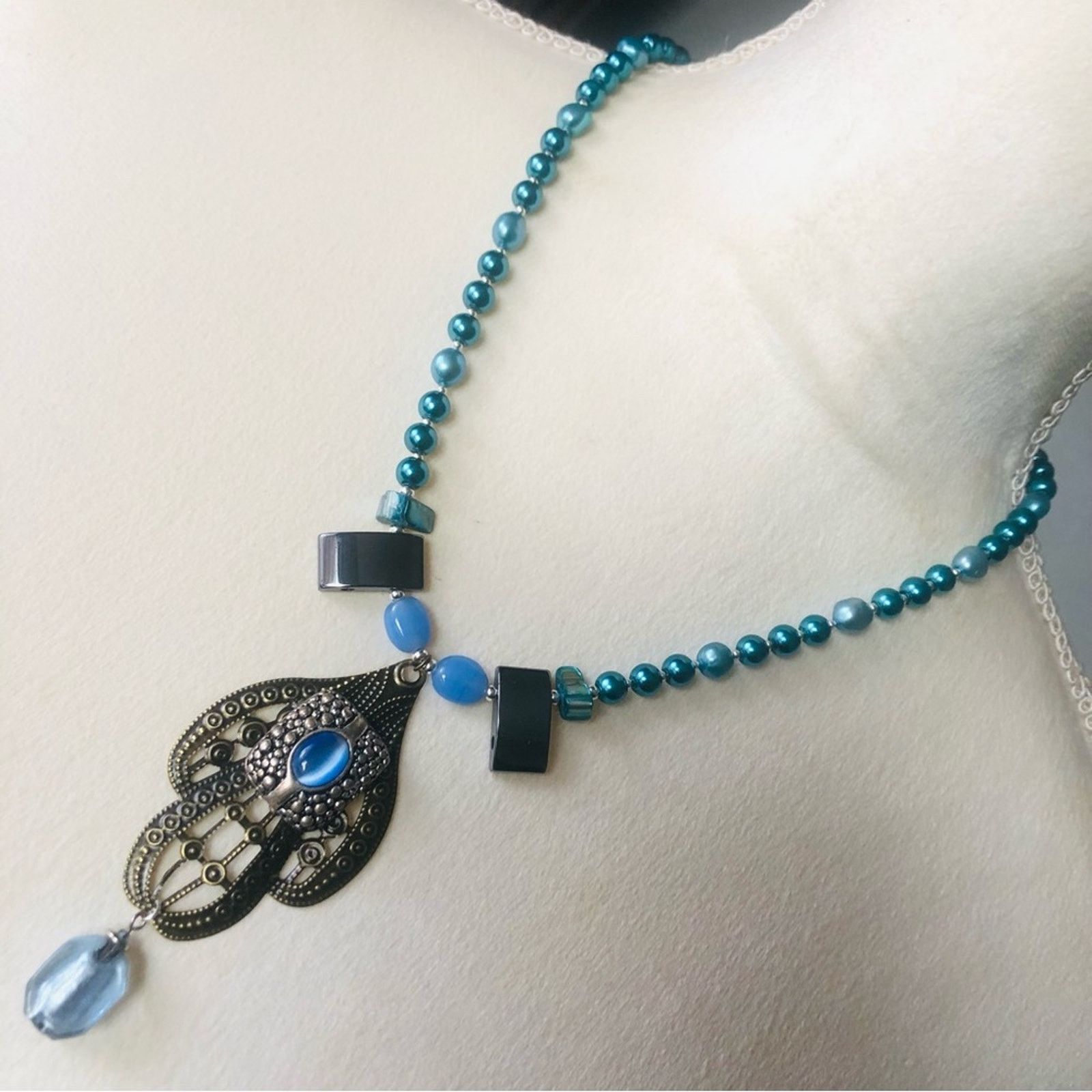 Handmade Handcrafted repurpose peacock freshwater Pearl necklace Size ONE SIZE - 1 Thumbnail