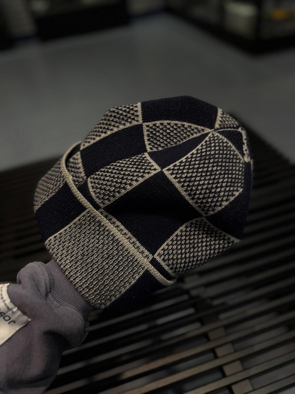 Louis Vuitton Louis Vuitton Men's Knit Beanie Hat LV $595 Blue Grey Size ONE SIZE - 6 Thumbnail