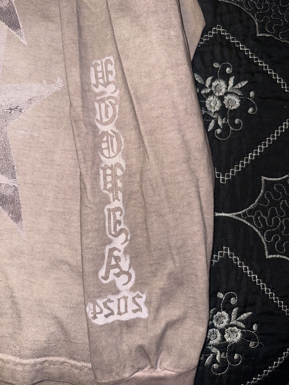 Travis Scott Travis Scott utopia long sleeve Size US XL / EU 56 / 4 - 2 Thumbnail