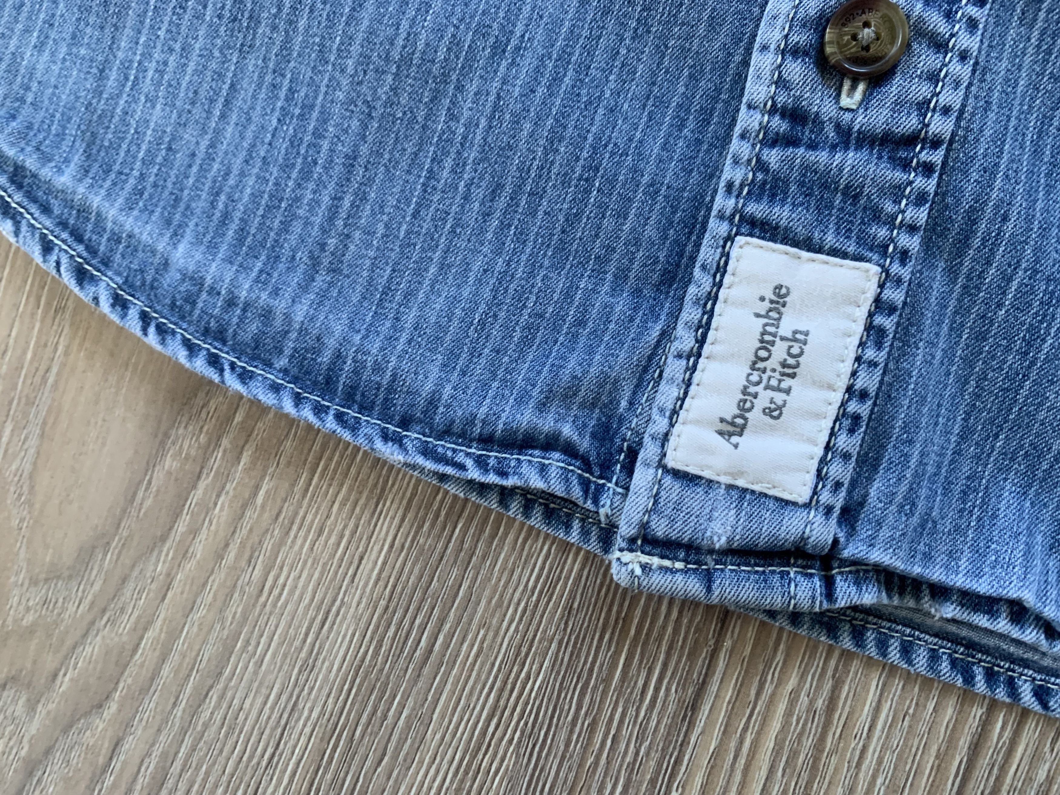 Abercrombie & Fitch Abercrombie & Fitch Denim Button Up Shirt Size US M / EU 48-50 / 2 - 5 Thumbnail