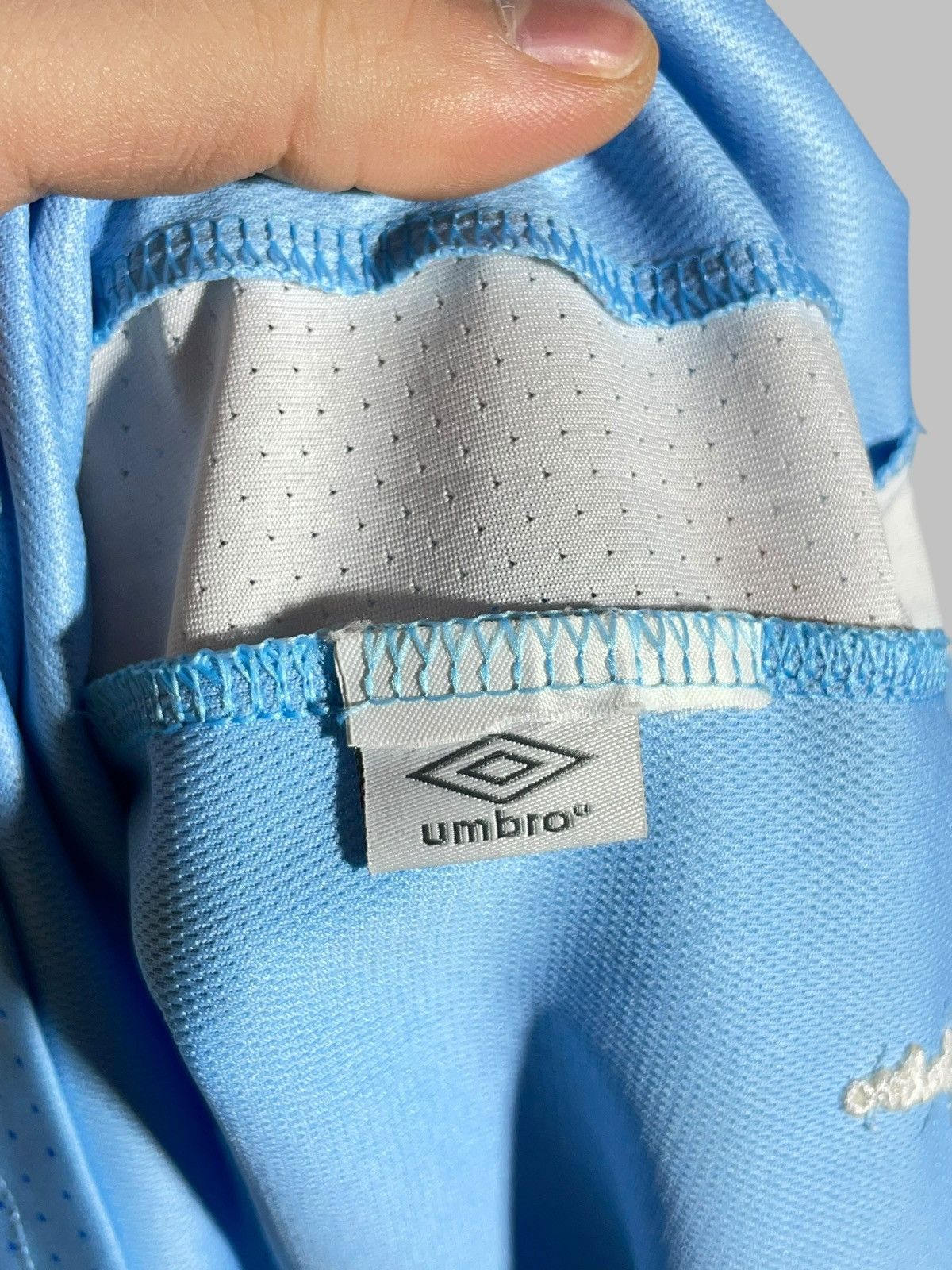 Umbro × Vintage #16 Kun Aguero Manchester City Umbro 2011/12 Football Shirt Size US S / EU 44-46 / 1 - 19 Thumbnail